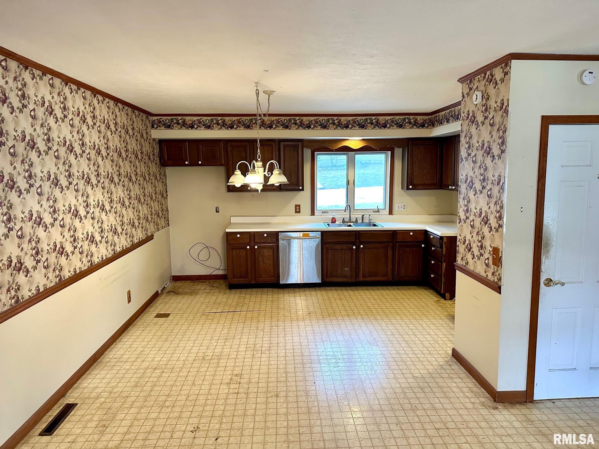 17 Springwater Drive Jacksonville IL