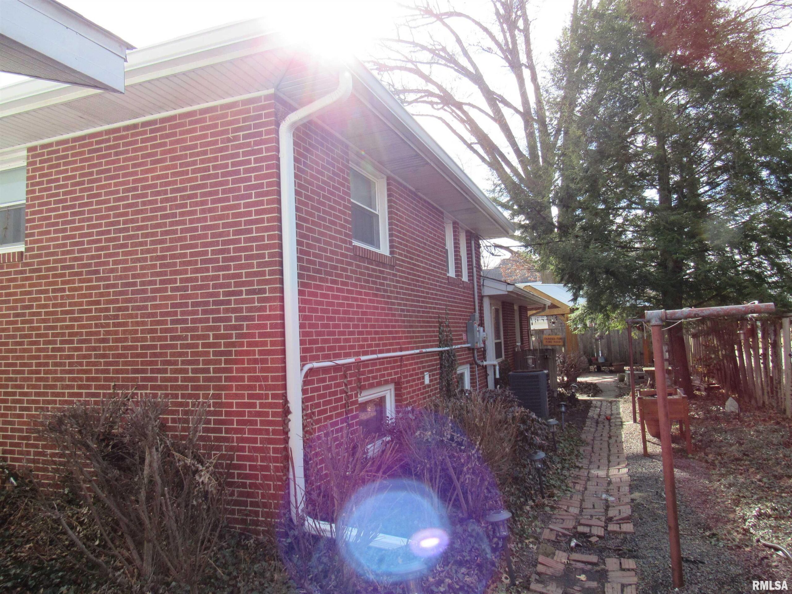 215 BROWN Street Jacksonville IL