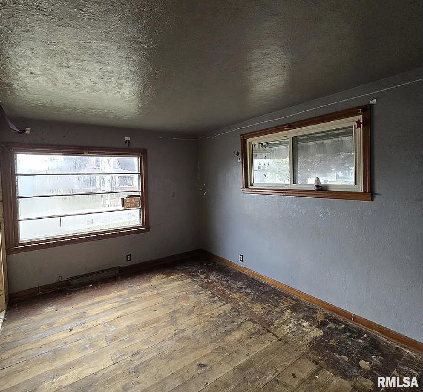 223 W LOCUST Street Canton IL