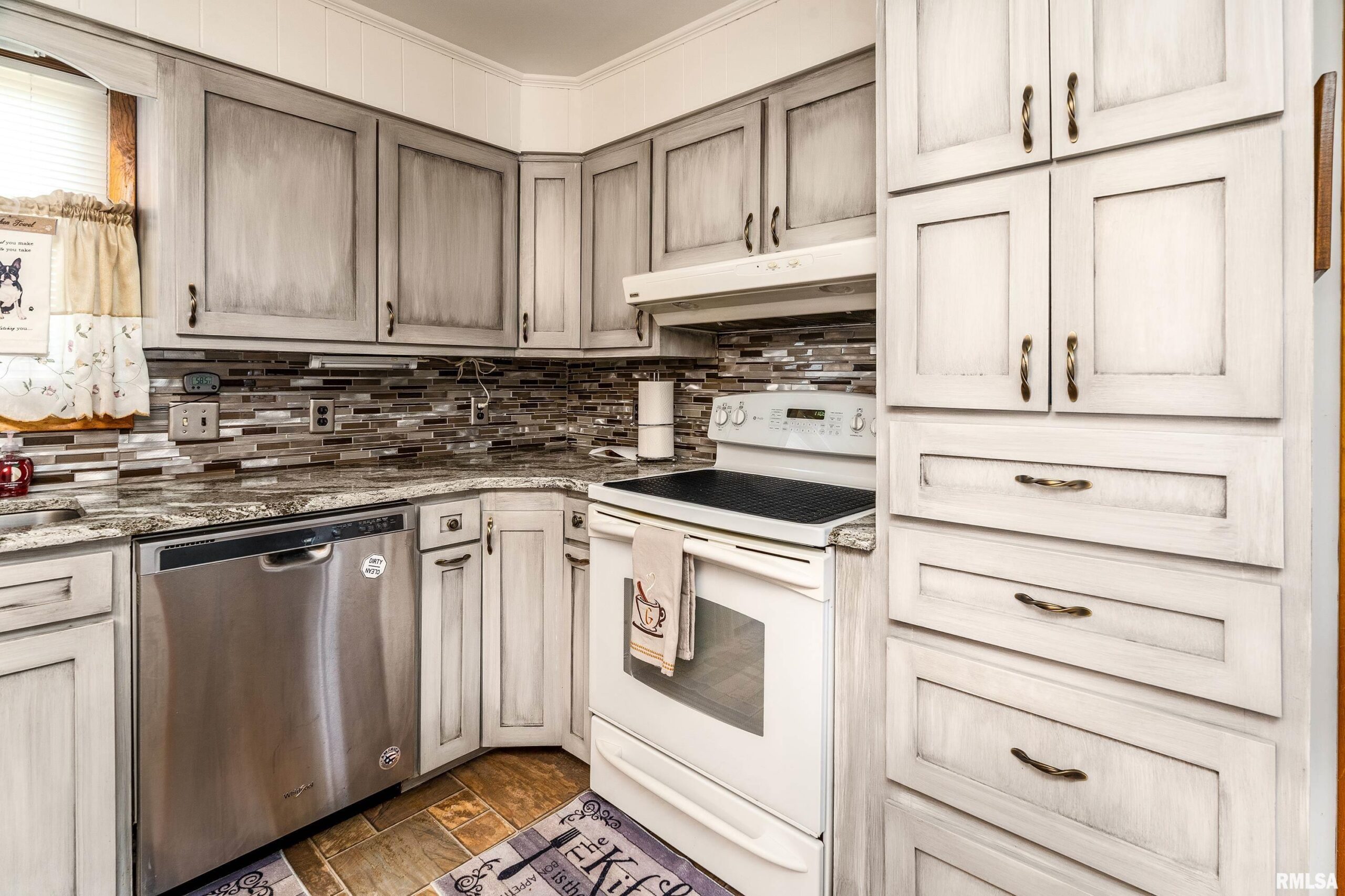 2305 WEAVER Road Herrin IL