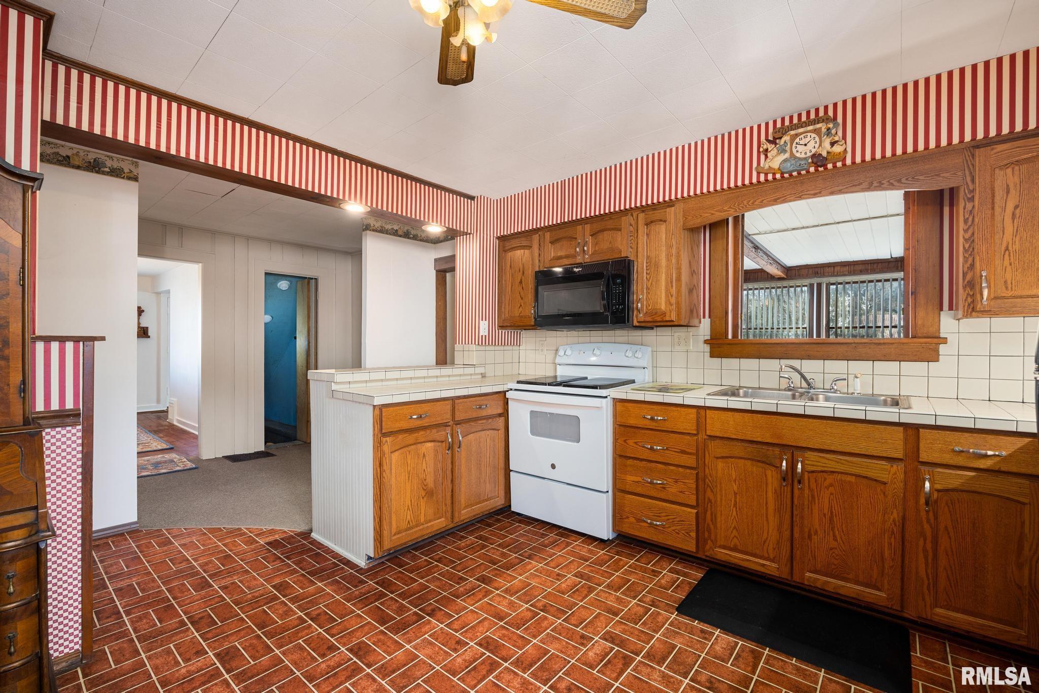 245 E LAKELAND Road Morton IL