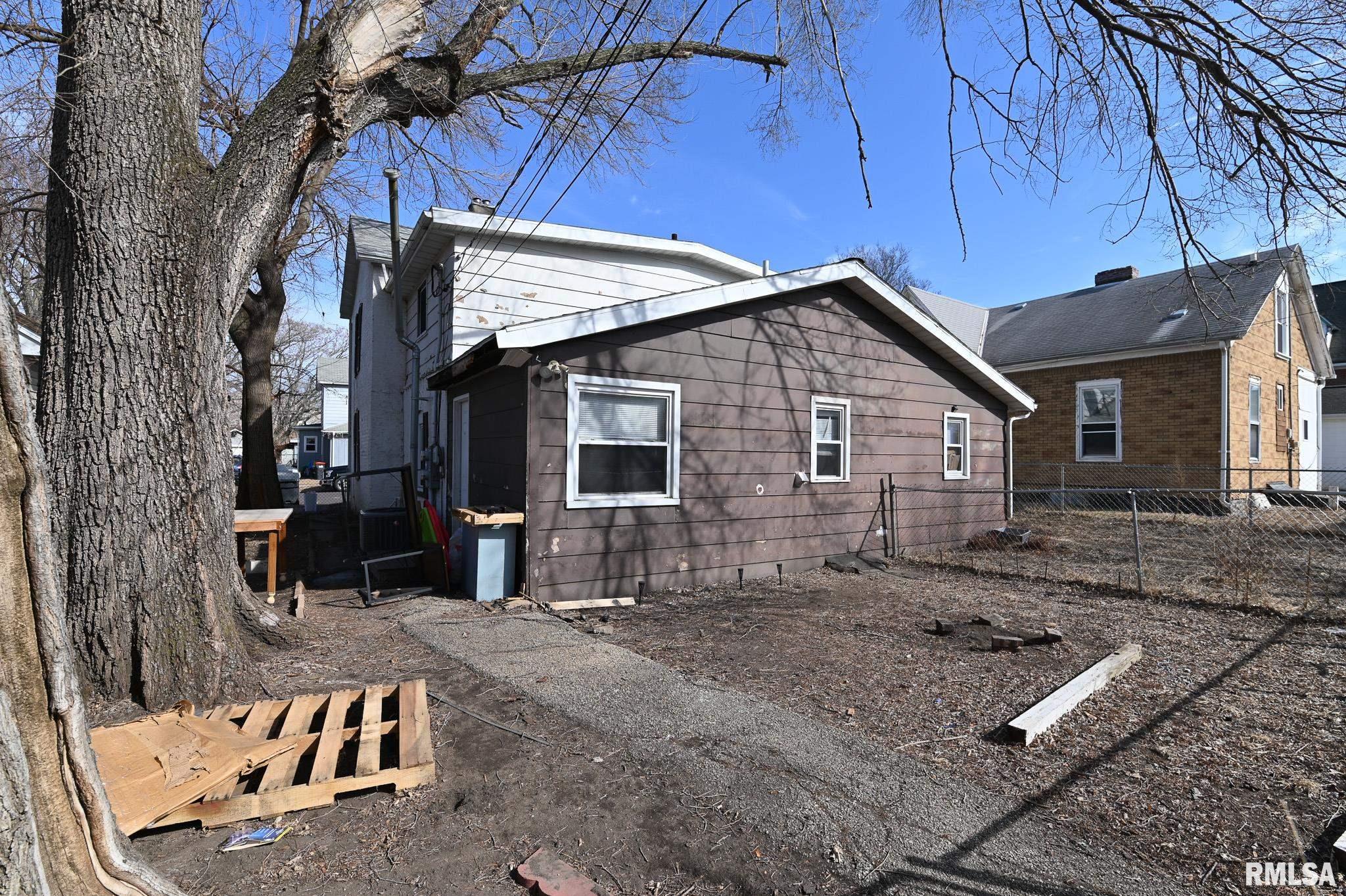 352 CATHERINE Street Pekin IL