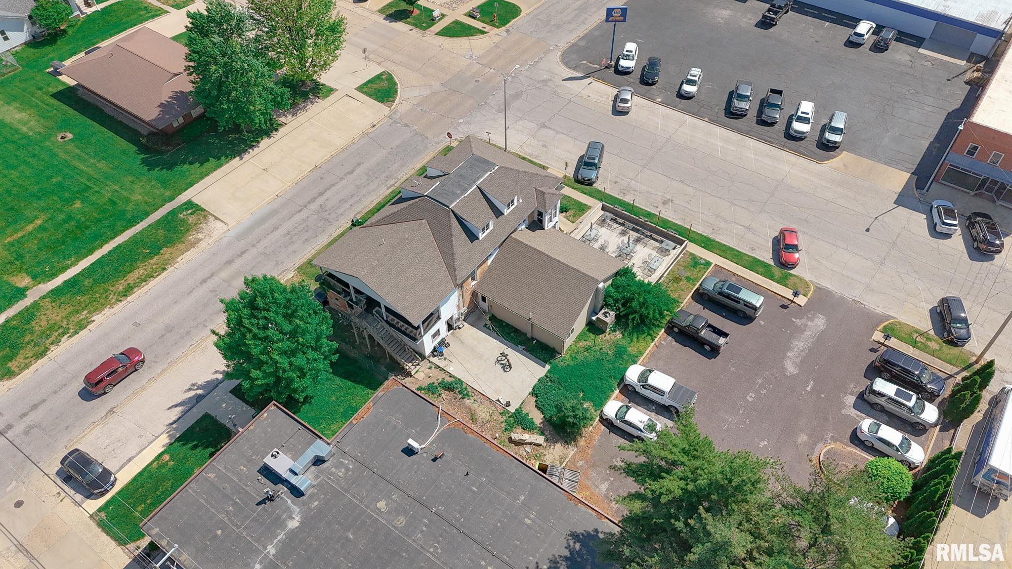 231 N MADISON Street Pittsfield IL