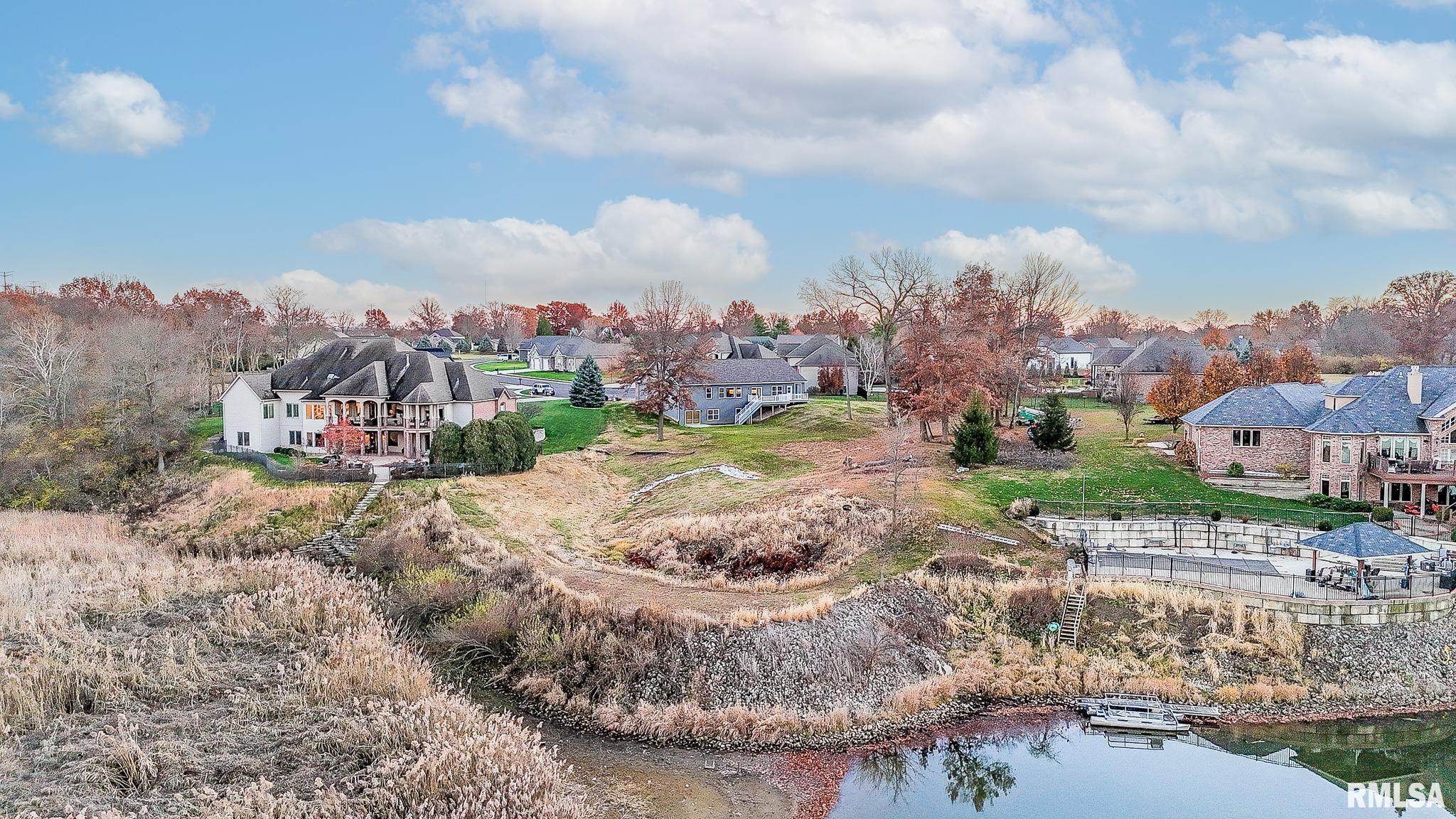 1621 GRANDLAKE Court Pekin IL