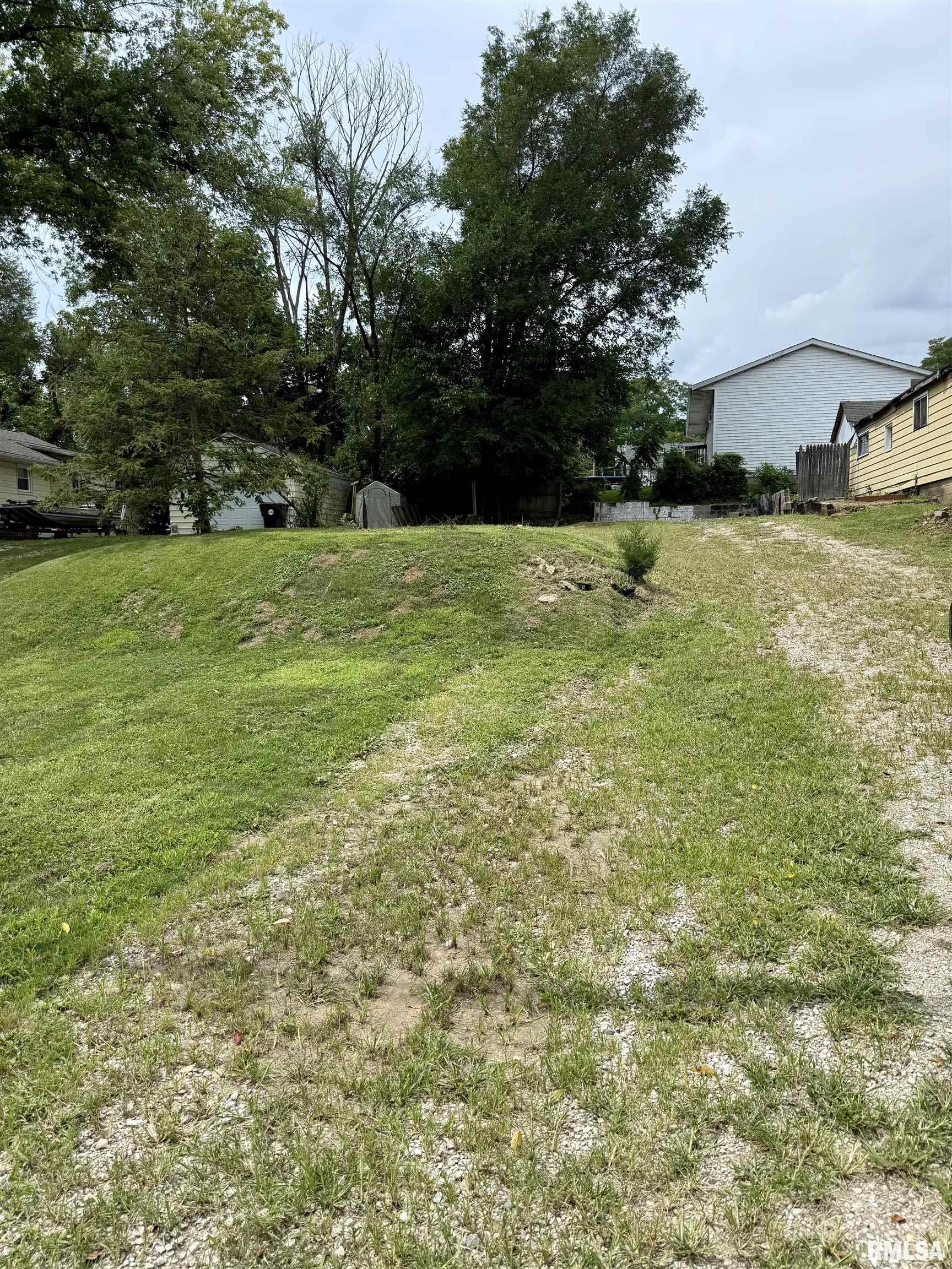 405 S HIGHLAND Avenue Creve Coeur IL