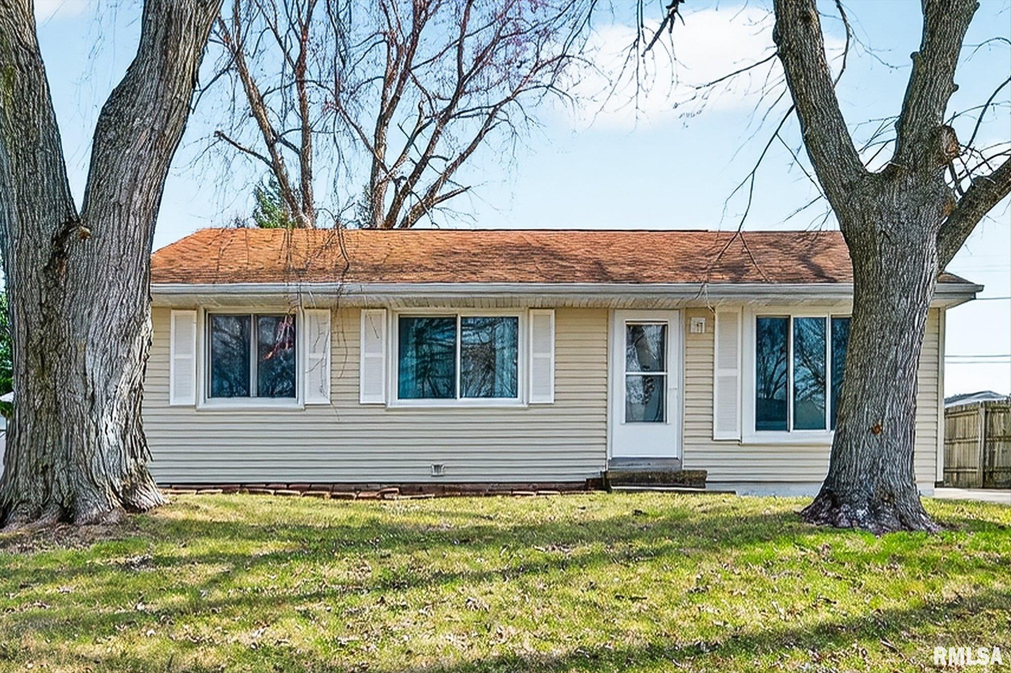 207 N LINNHILL Lane Washington IL