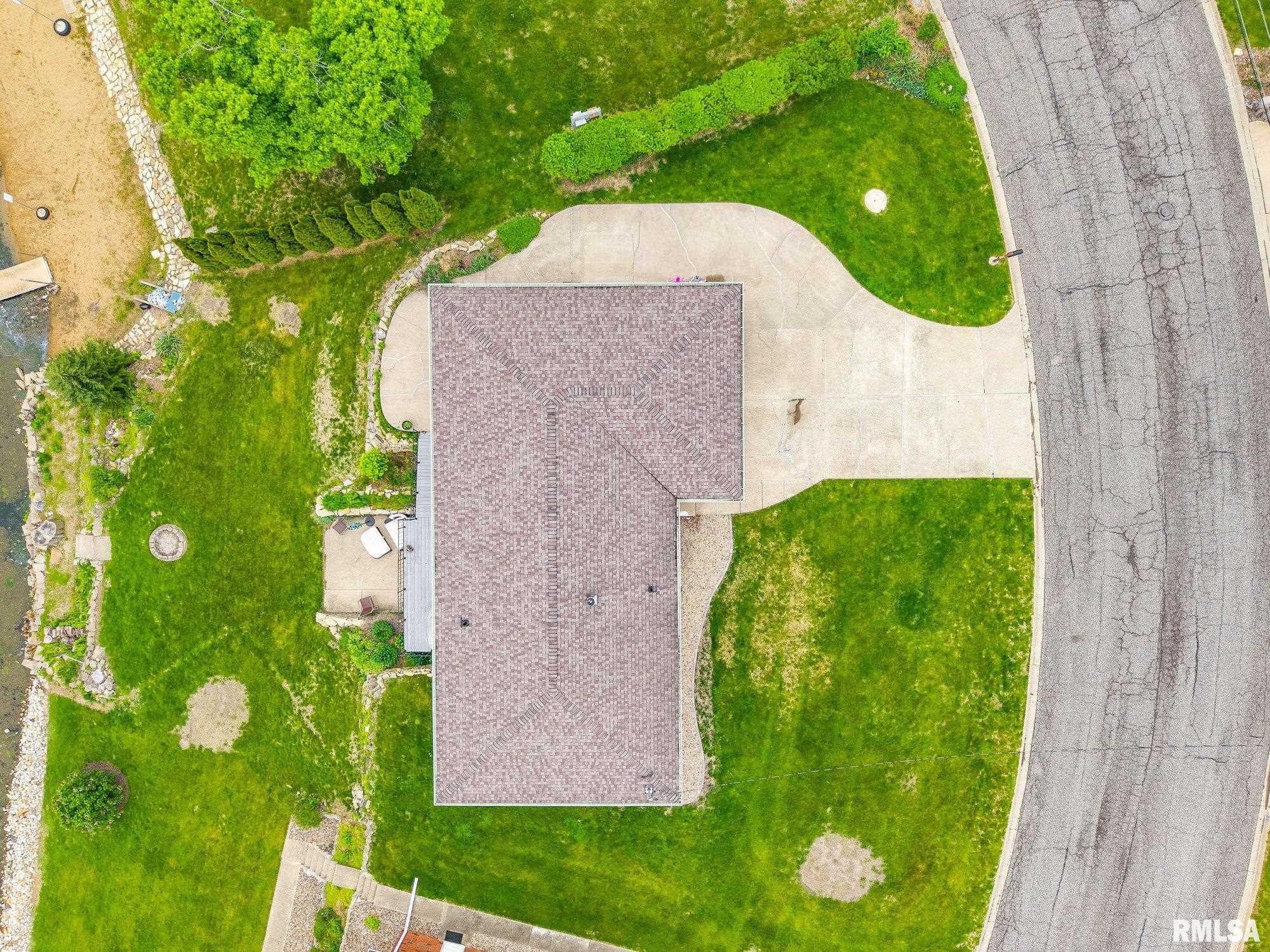 204 NORTHSHORE Drive Morton IL