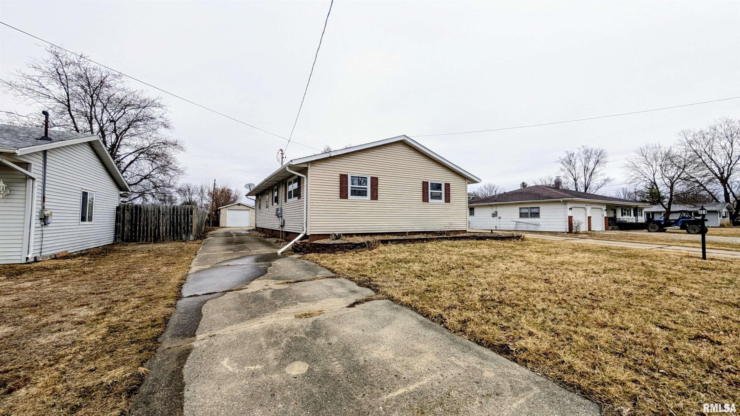 1267 E LOCUST Street Canton IL