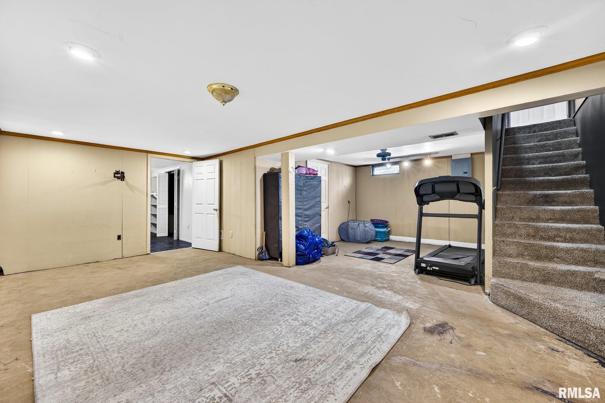 207 N LINNHILL Lane Washington IL