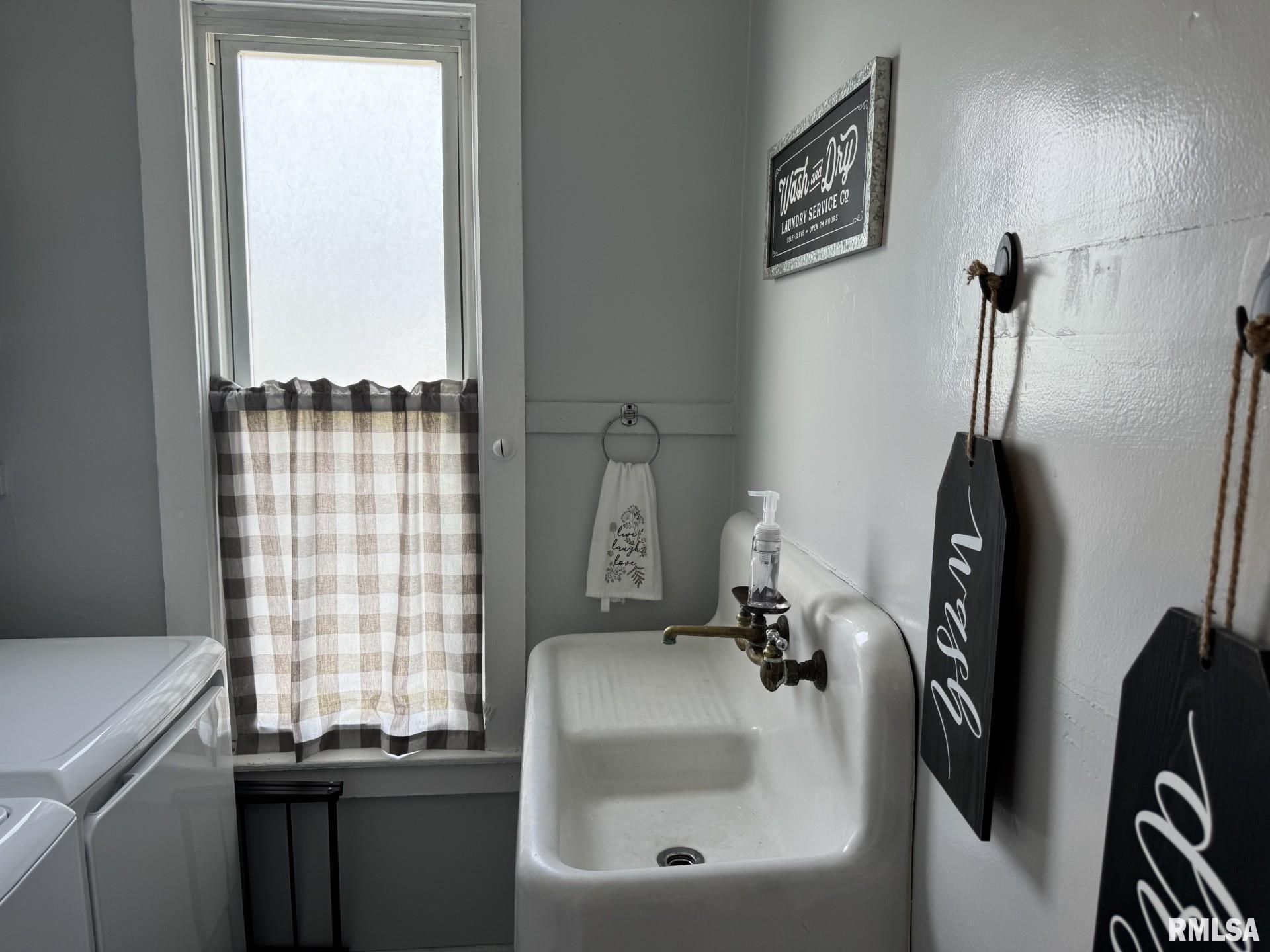 352 E STATE Street Jacksonville IL