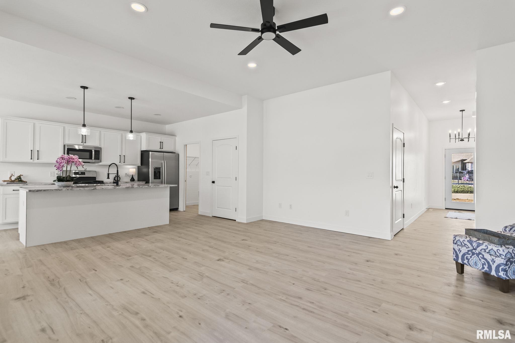 316 BOULDER CREEK Drive Chatham IL