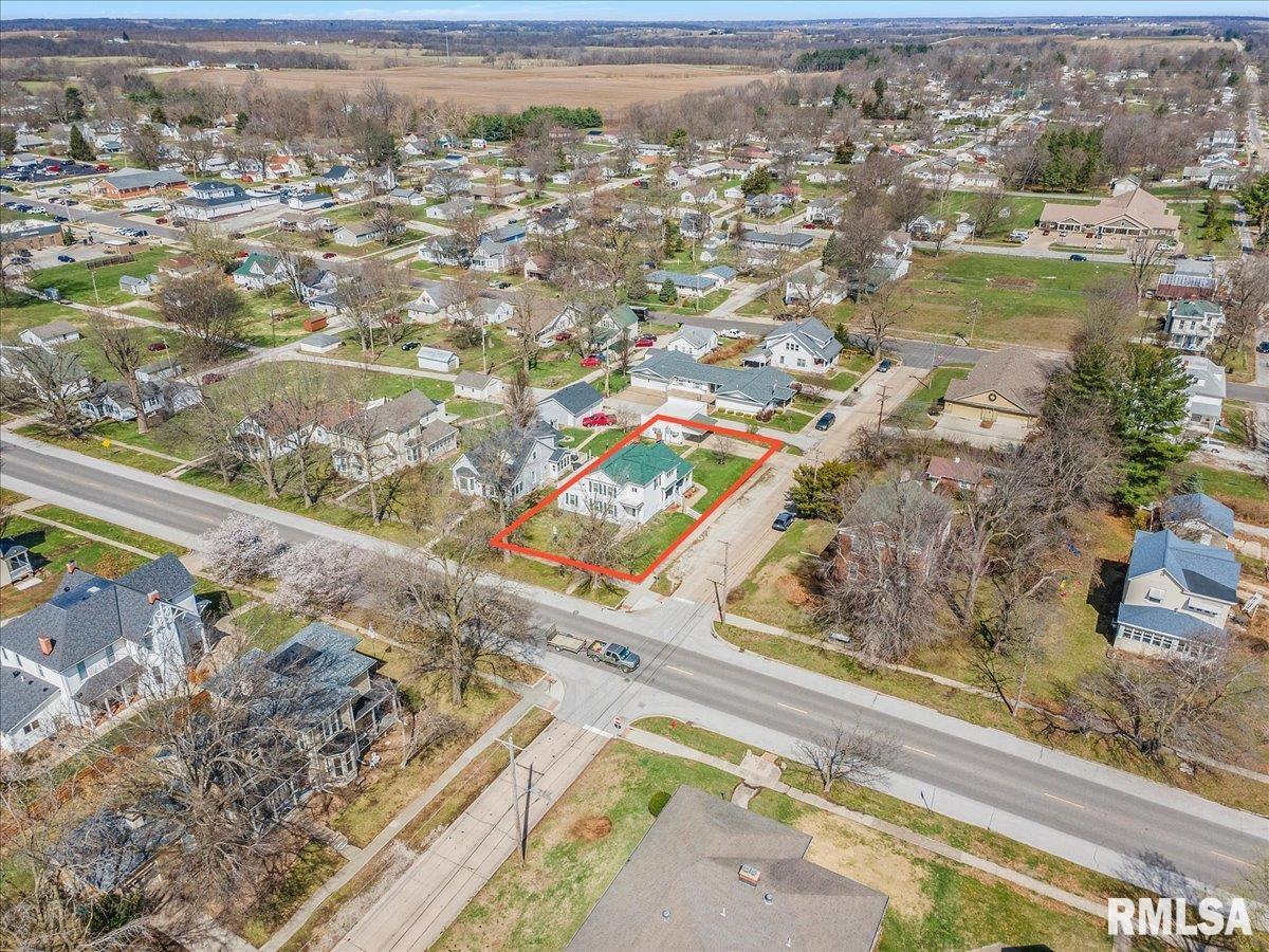 402 W WASHINGTON Street Pittsfield IL