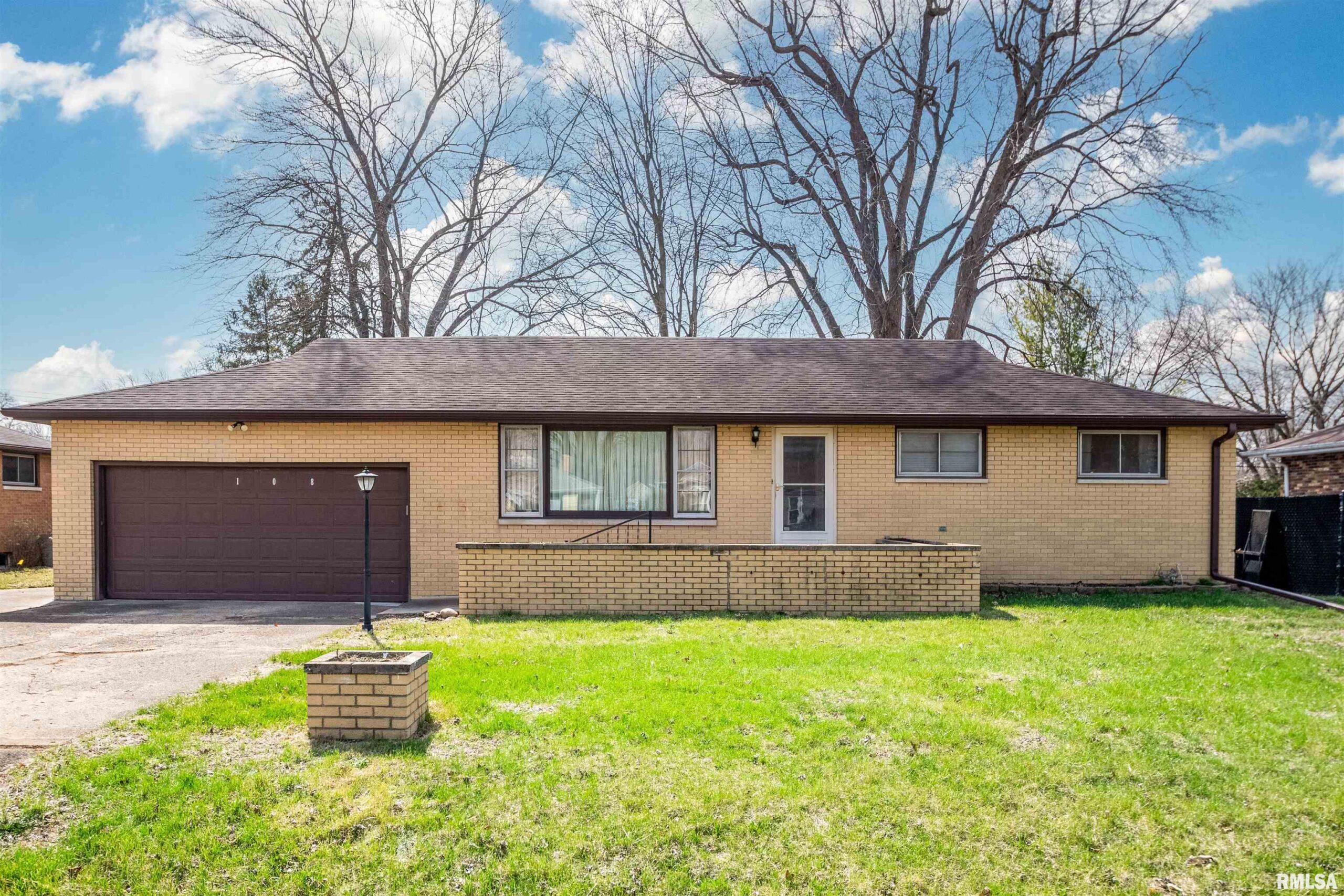 108 TURNRON Place East Peoria IL