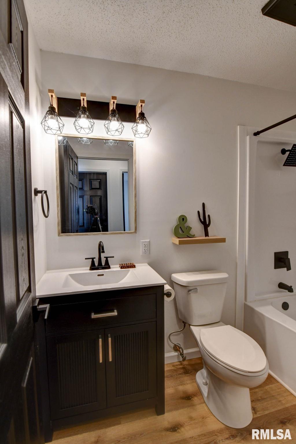 204 HENRY Street Bulpitt IL