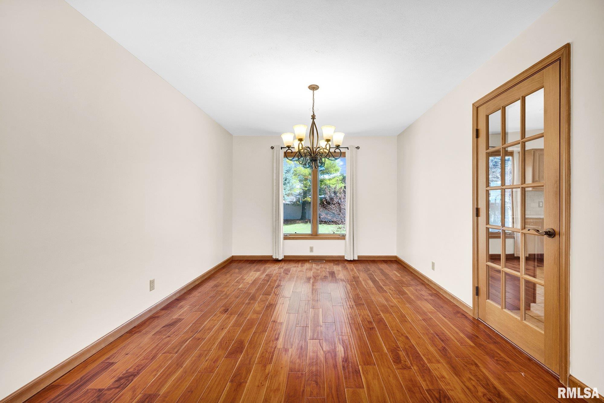 138 KNOLLCREST Avenue Morton IL