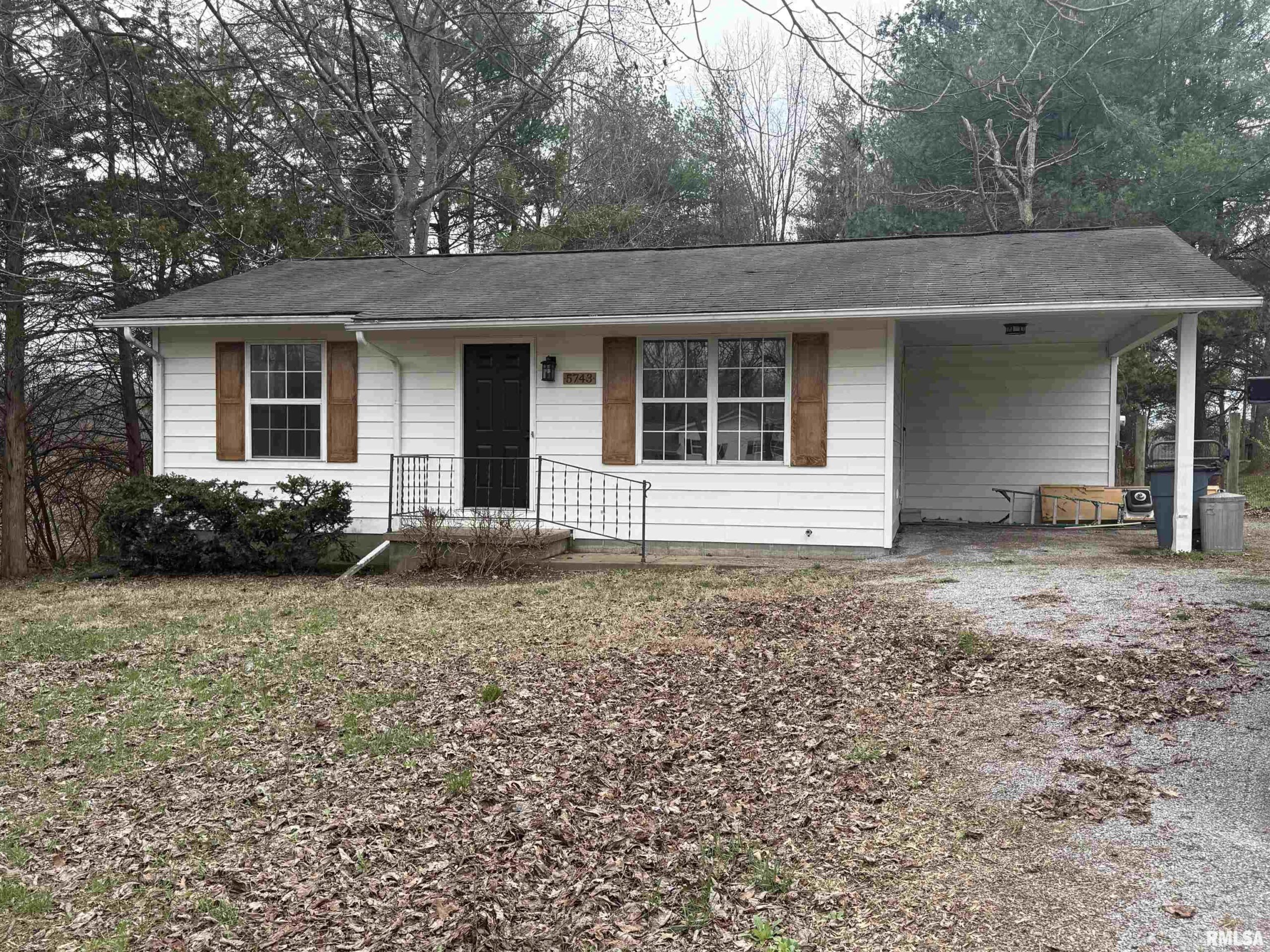 5743 E GRAND Road Carterville IL