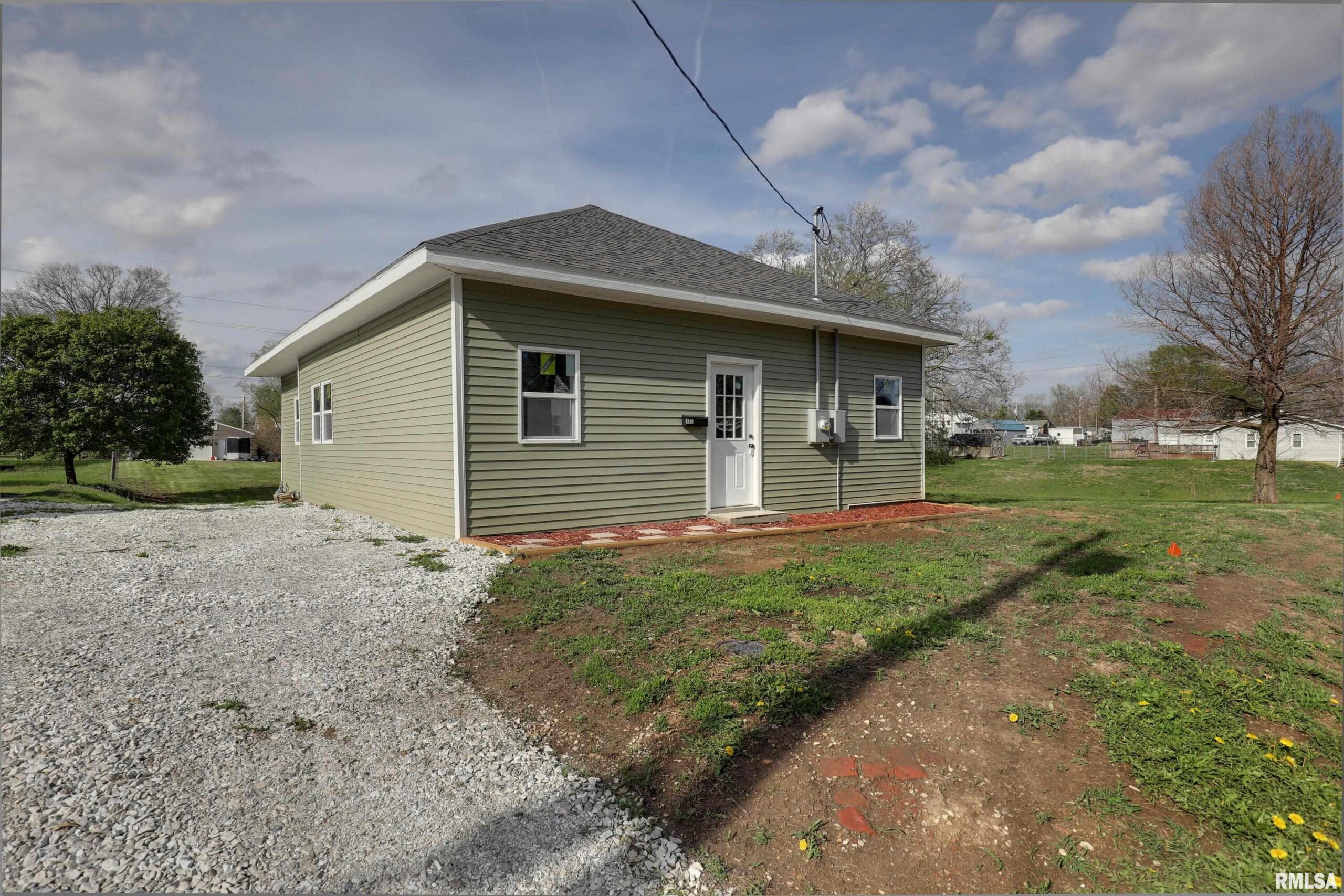 143 E CLINTON Street Rushville IL