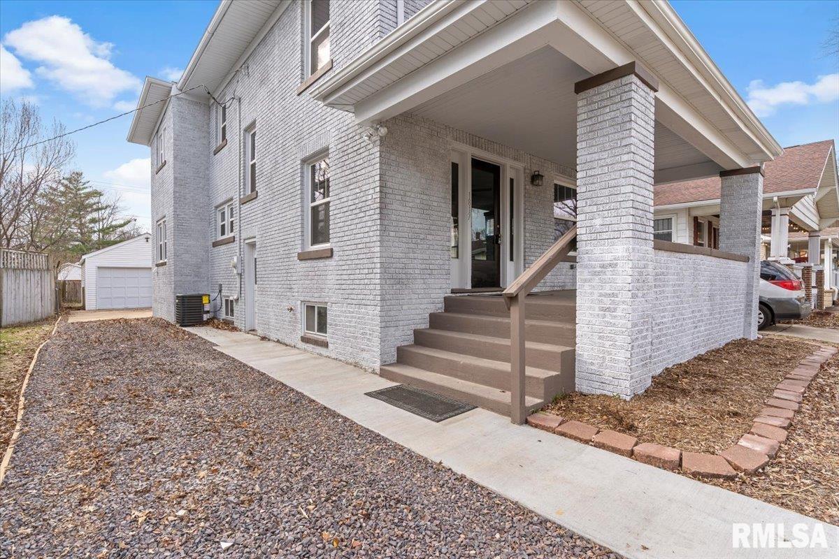 1817 WHITTIER Avenue Springfield IL