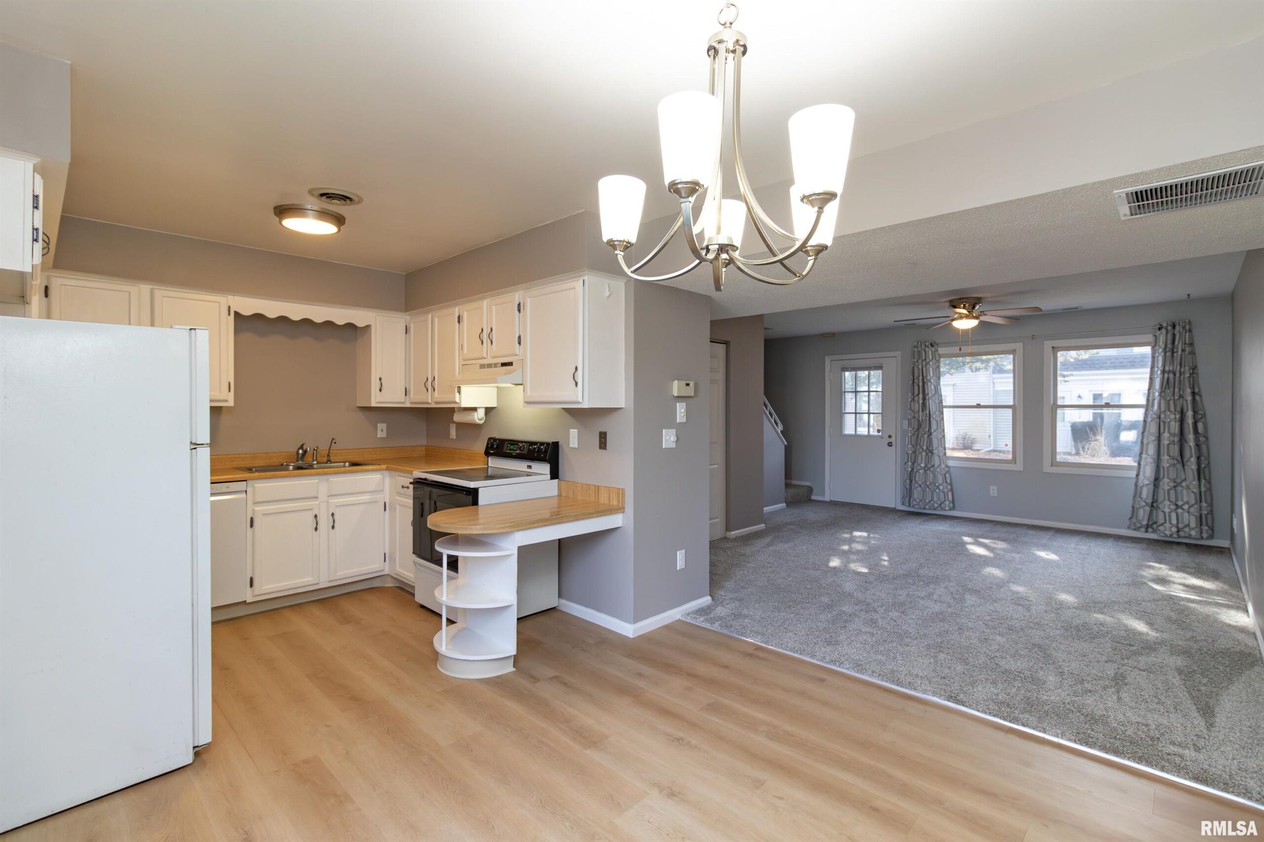 3636 N SANDIA Drive Peoria IL