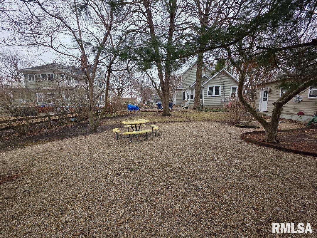 225 E Harpole Street Williamsville IL