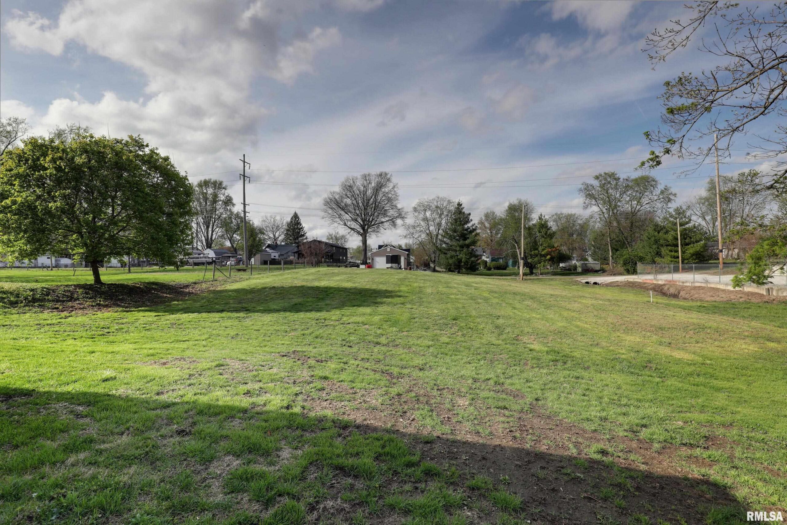 143 E CLINTON Street Rushville IL