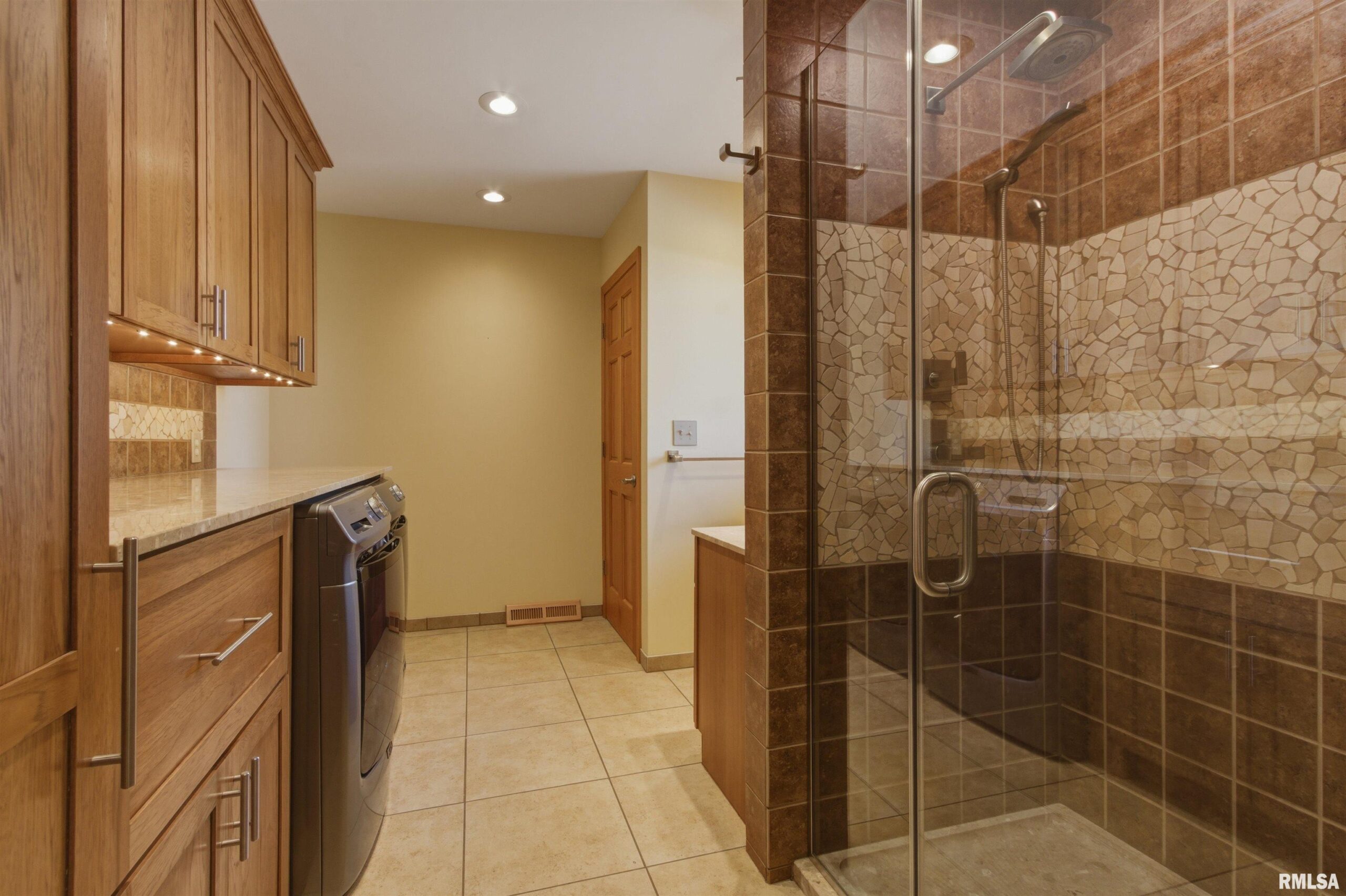 868 E COUNTY HIGHWAY 3 Highway Table Grove IL