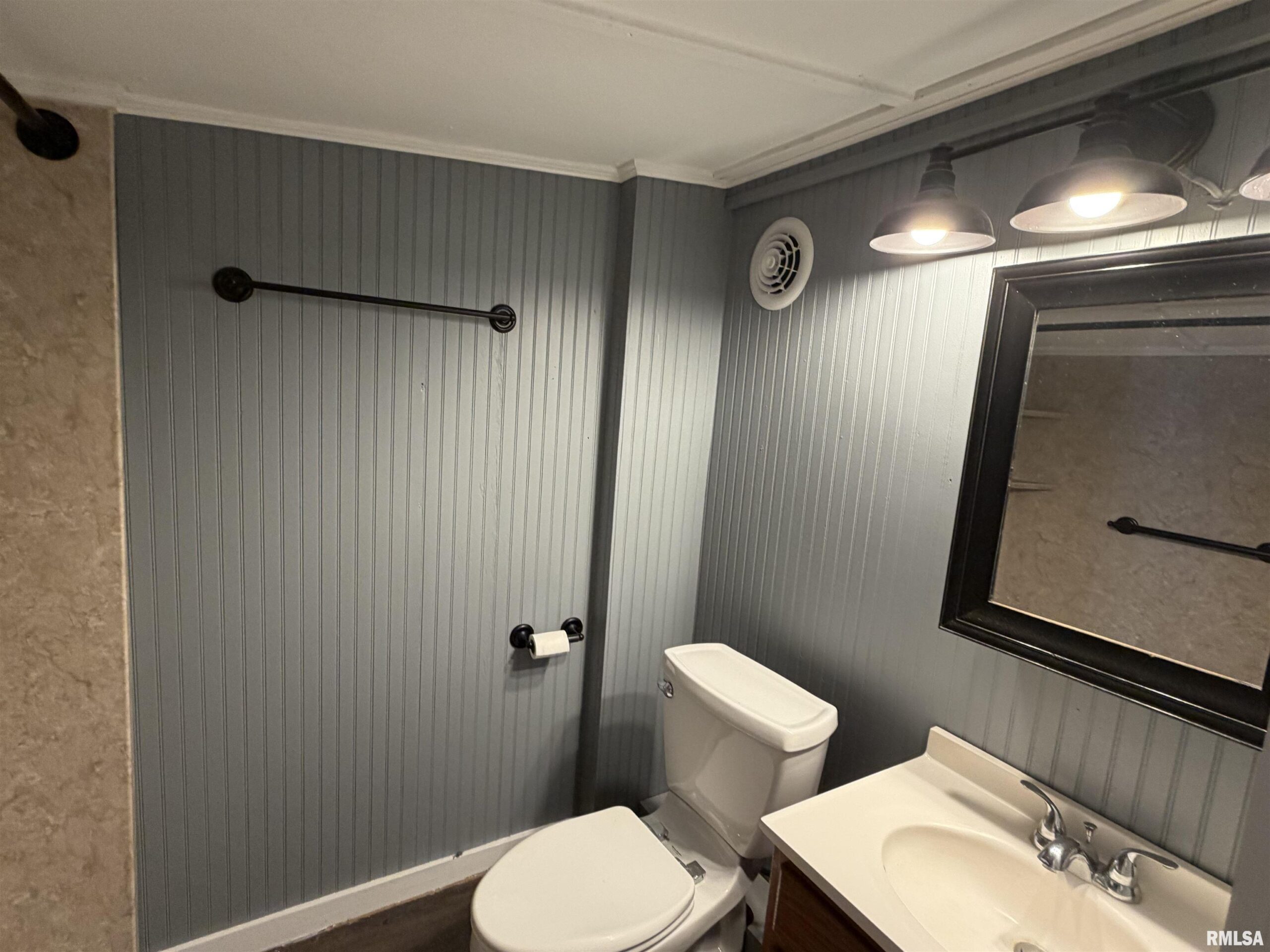 621 S STEWART Street Creve Coeur IL