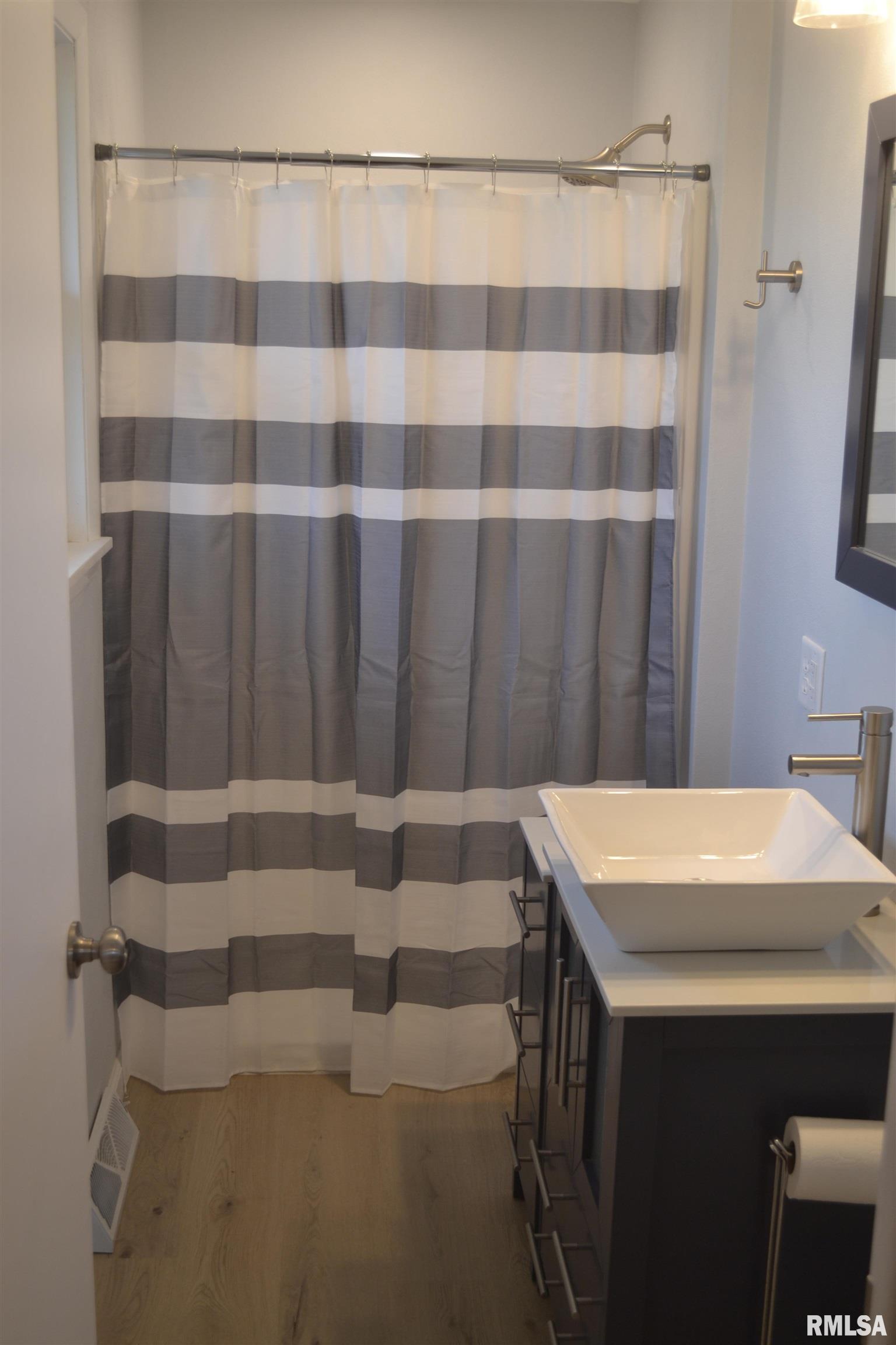 321 W MADISON Street Metamora IL