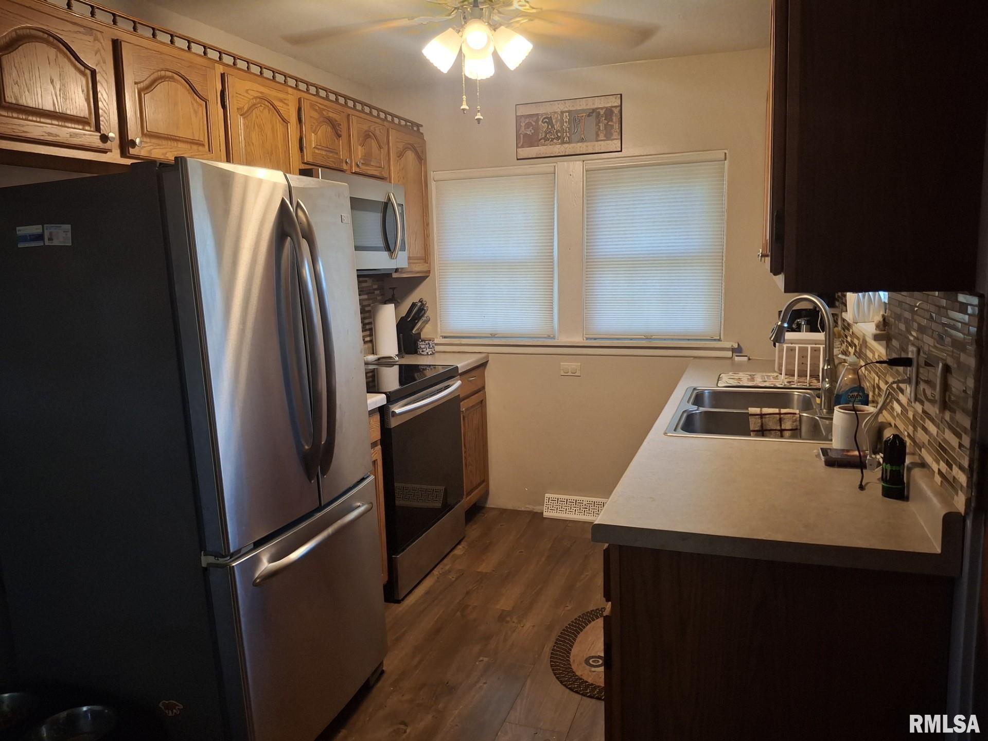 671 N PLEASANT HILL Road East Peoria IL