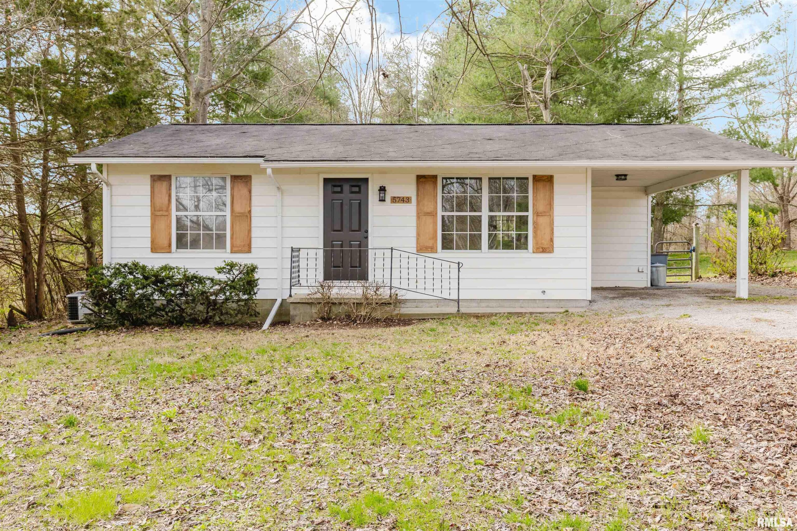 5743 E GRAND Road Carterville IL