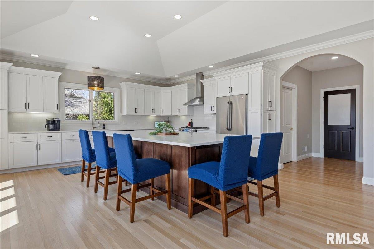 8 Riverwood Drive Rochester IL