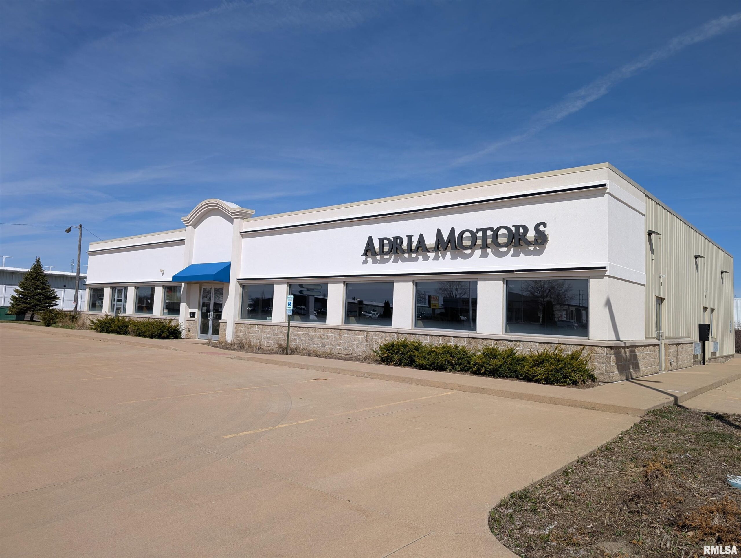 1613 W PIONEER Parkway Peoria IL