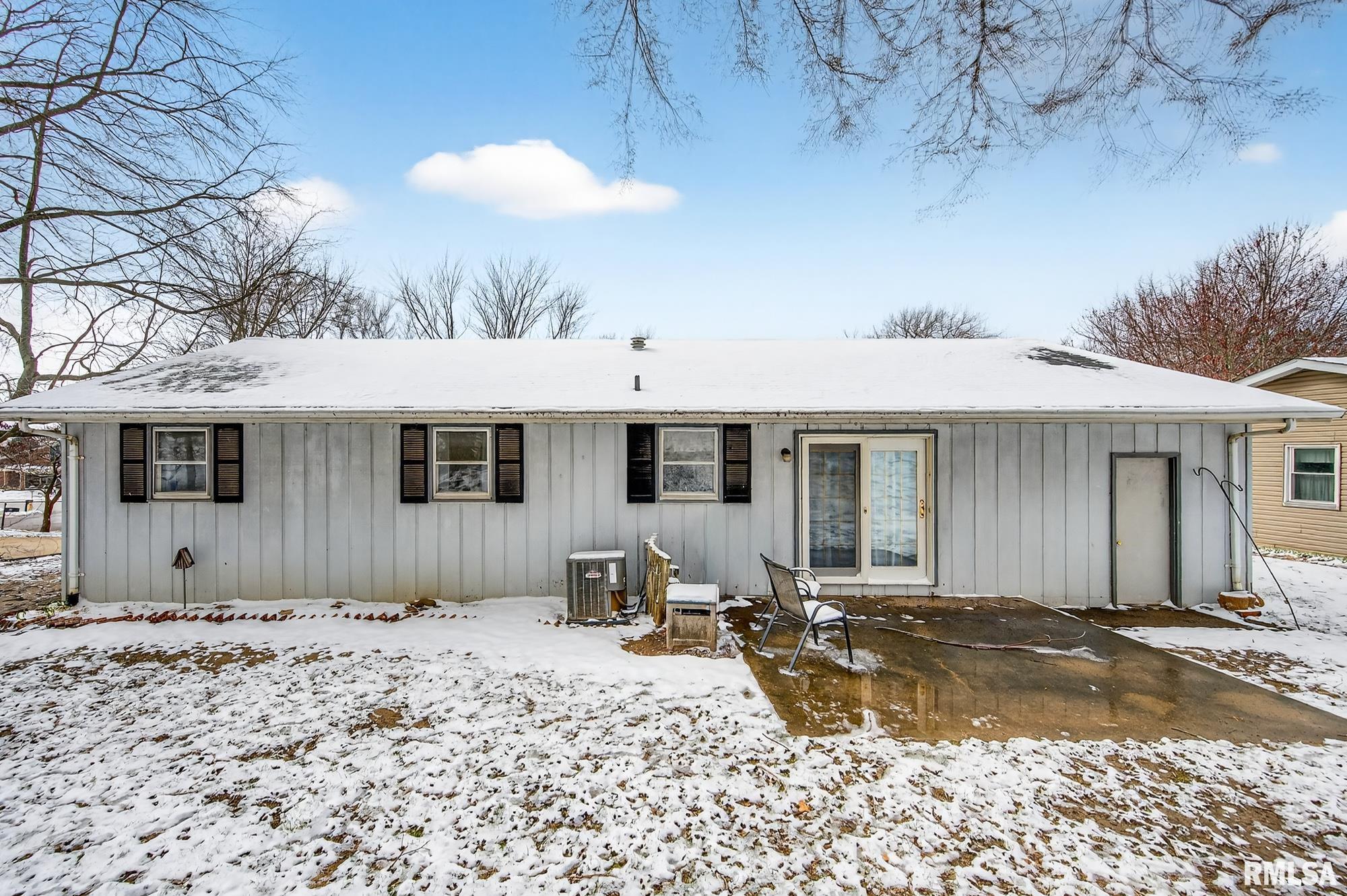 1206 TIMBER Lane Pekin IL