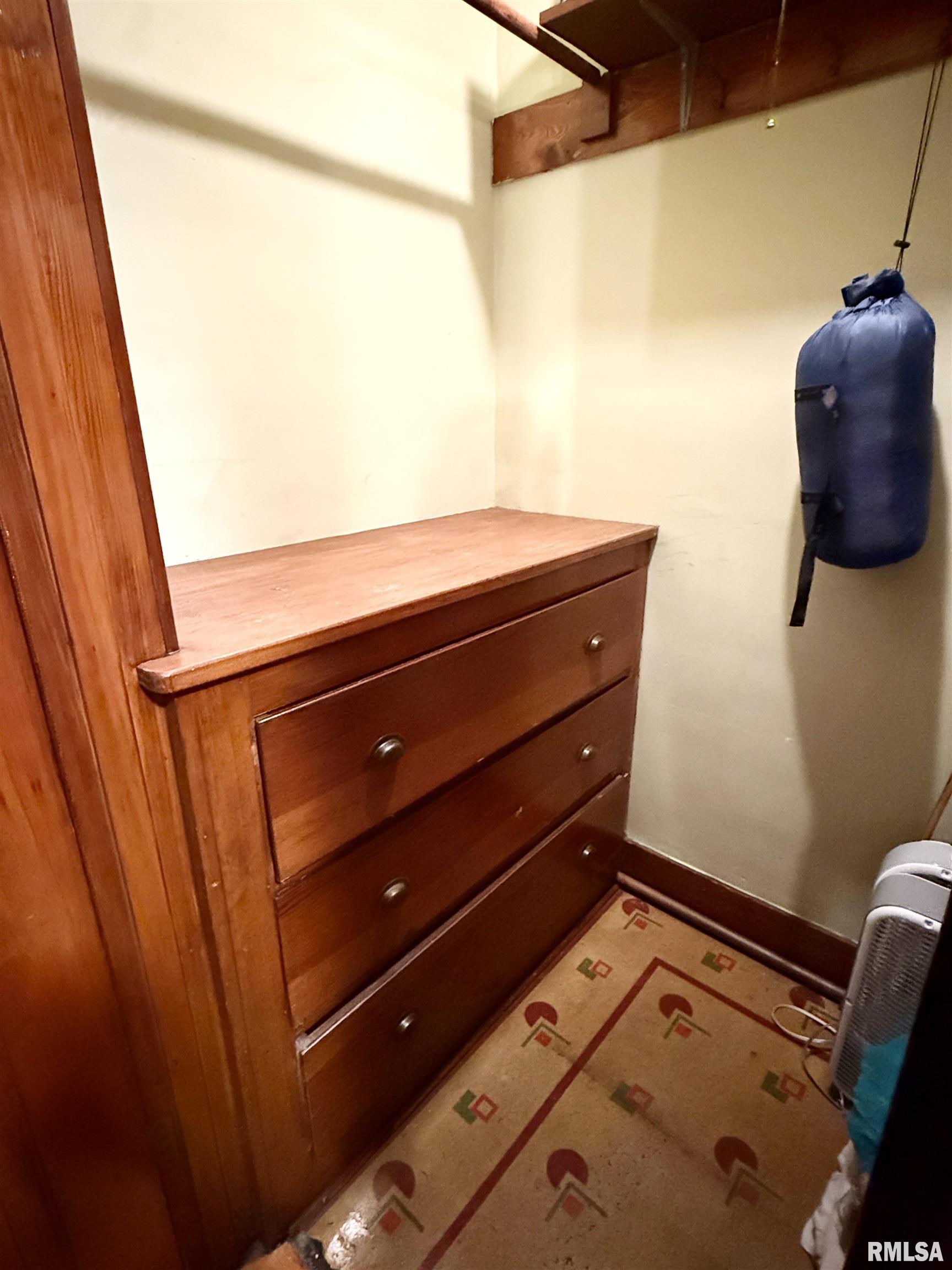 933 W MAIN Street Galesburg IL