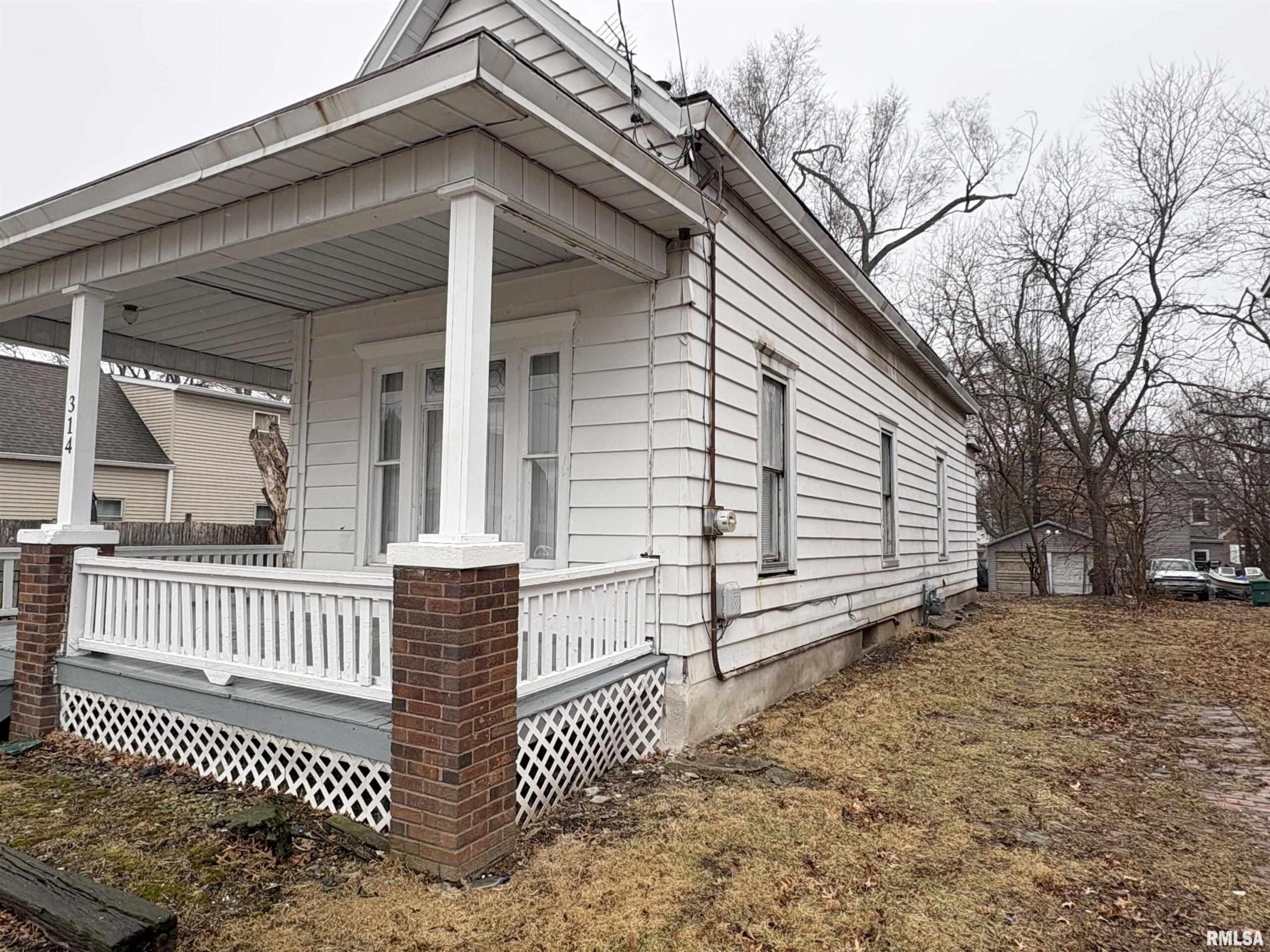 314 E ARCHER Avenue Peoria IL