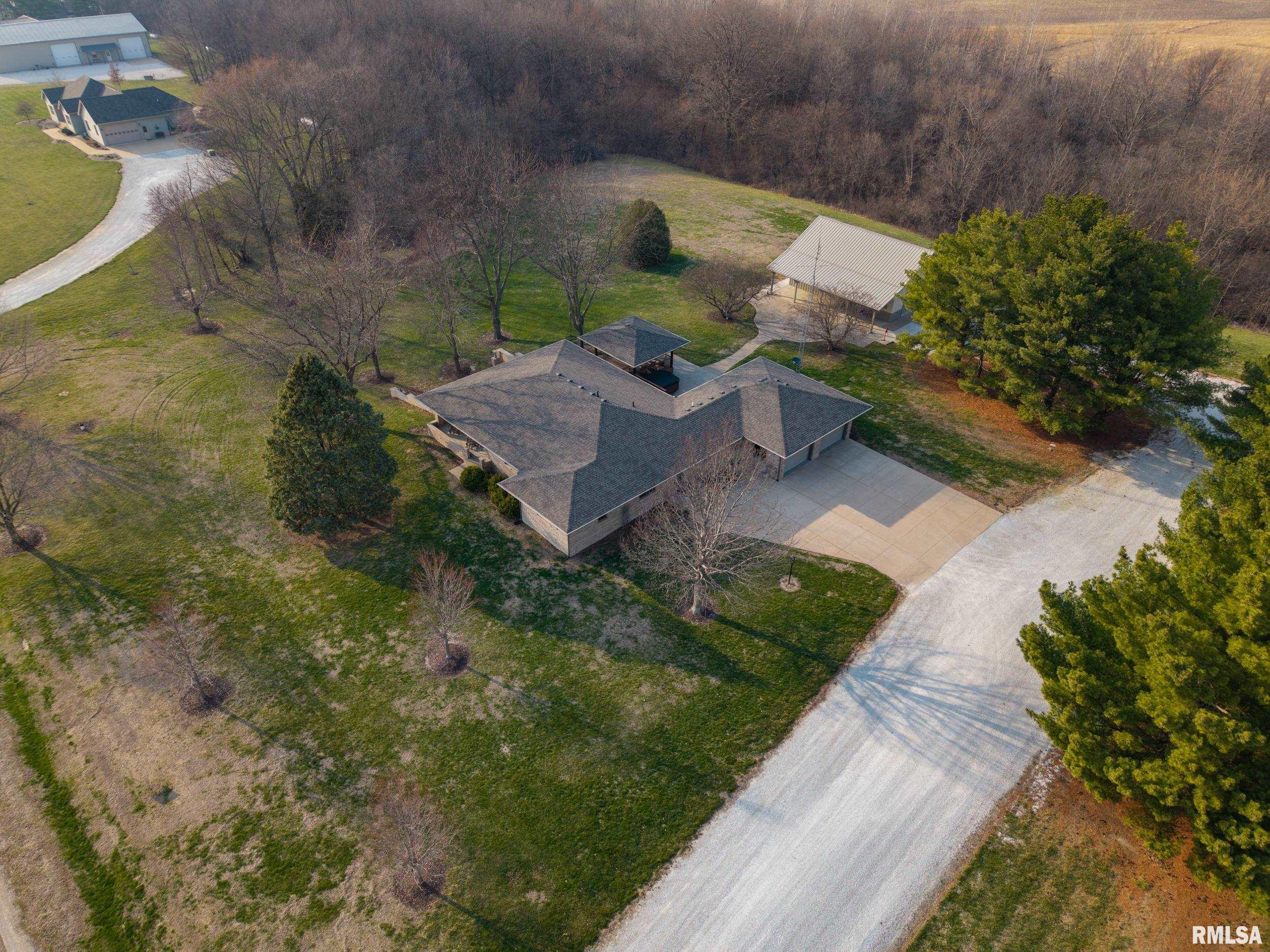 868 E COUNTY HIGHWAY 3 Highway Table Grove IL