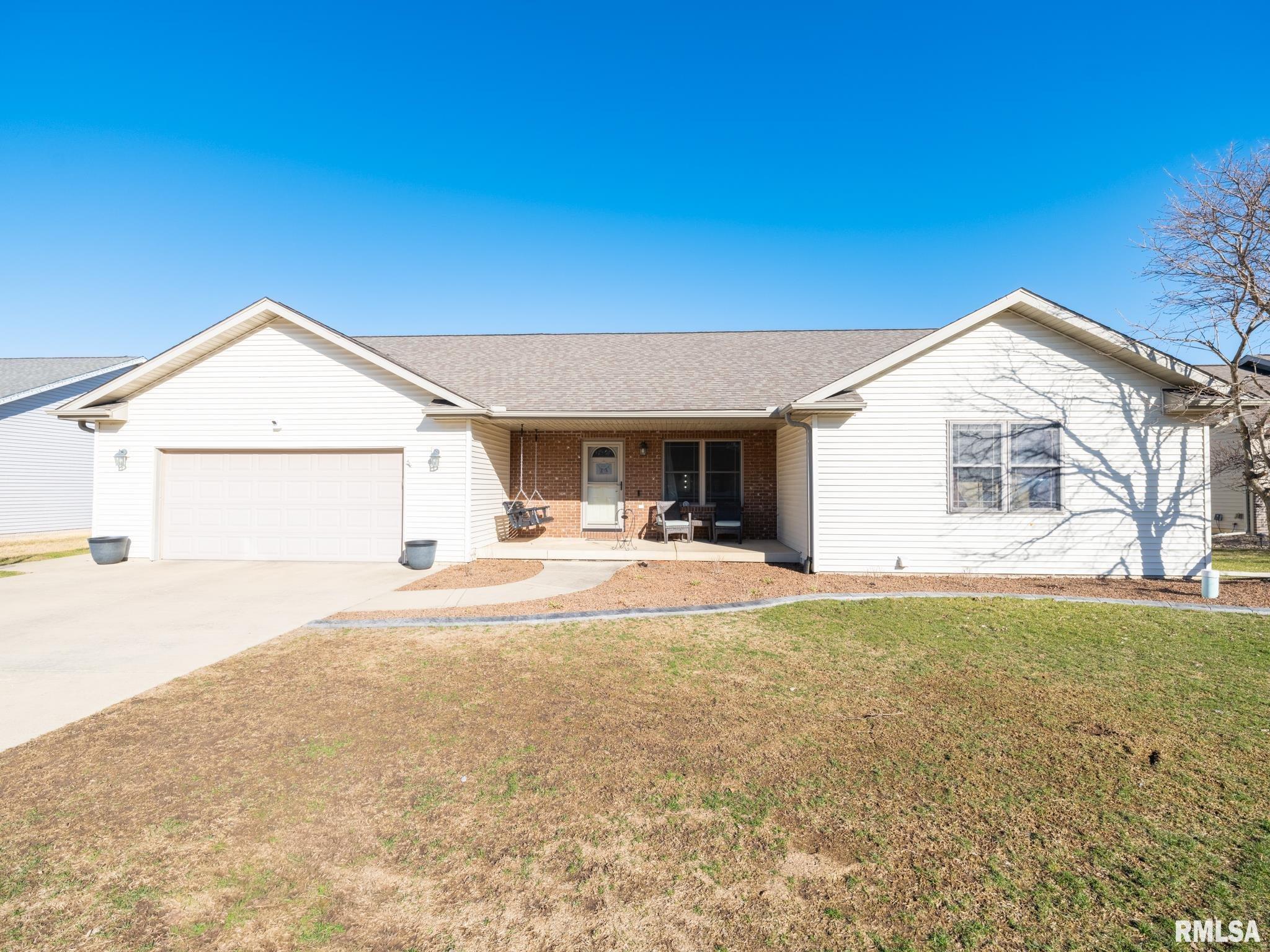 1816 Whitetail Lane Pekin IL