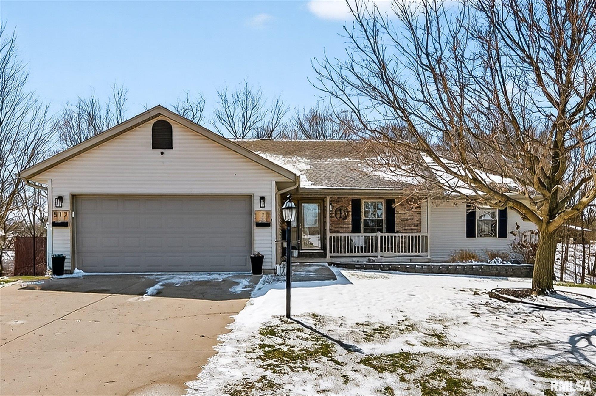 512 BITTERSWEET Avenue Germantown Hills IL