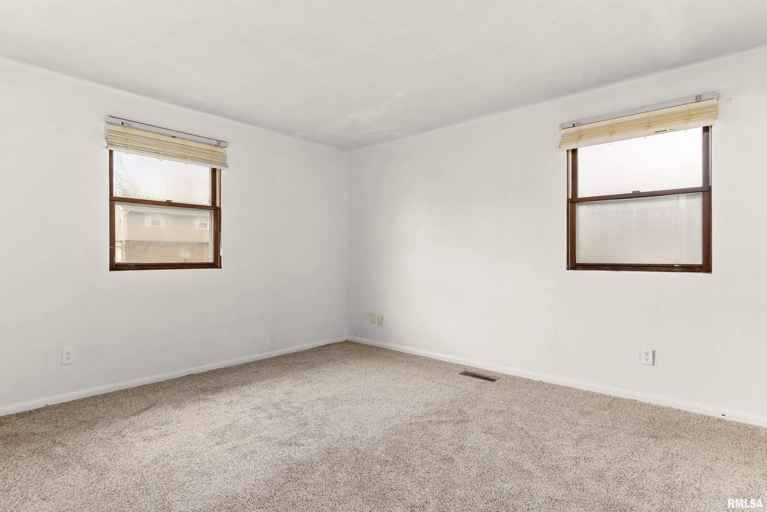 1701 W THAMES Drive Peoria IL