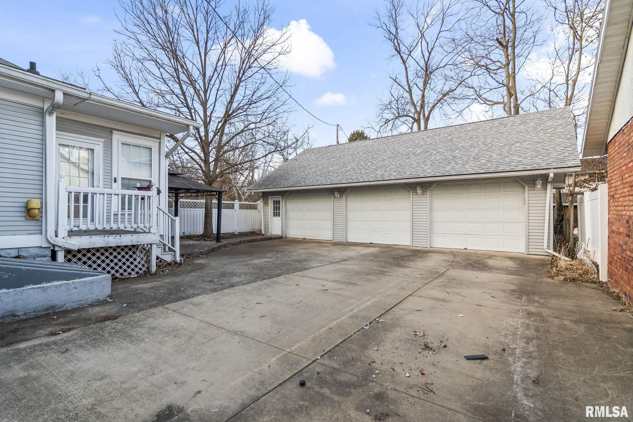 1014 W COLLEGE Avenue Jacksonville IL