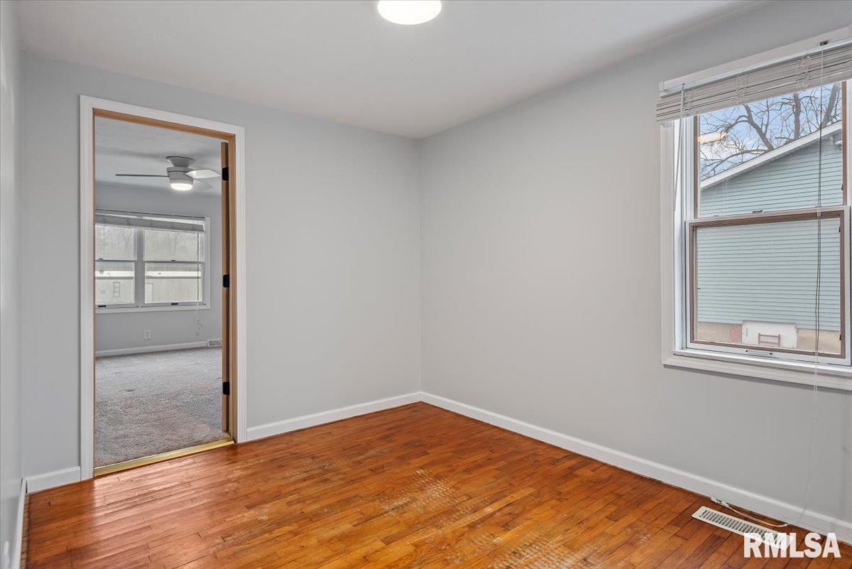 701 W VINE Street Edinburg IL