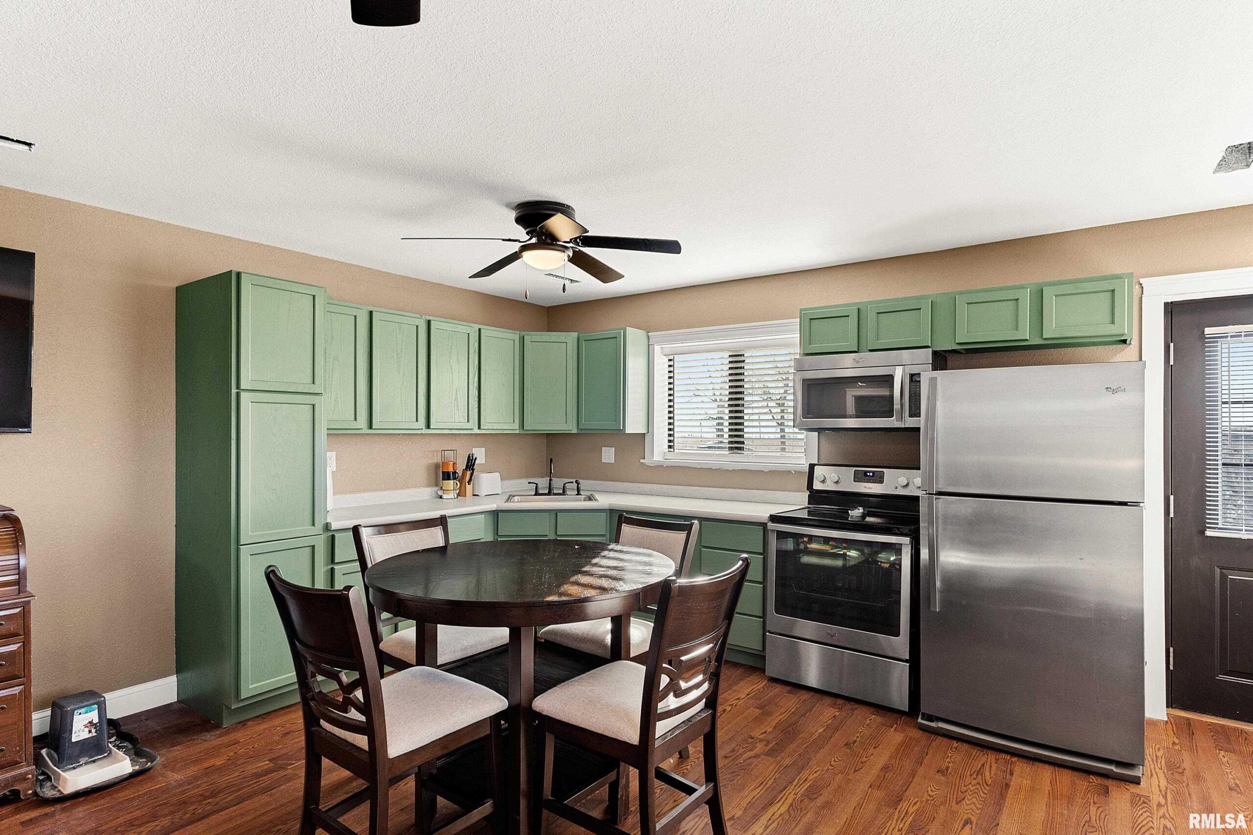 21184 ALLENTOWN Road Pekin IL