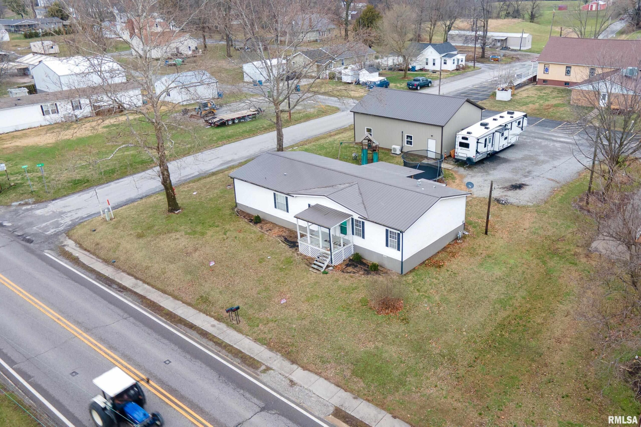 101 E Knauer Street Ava IL