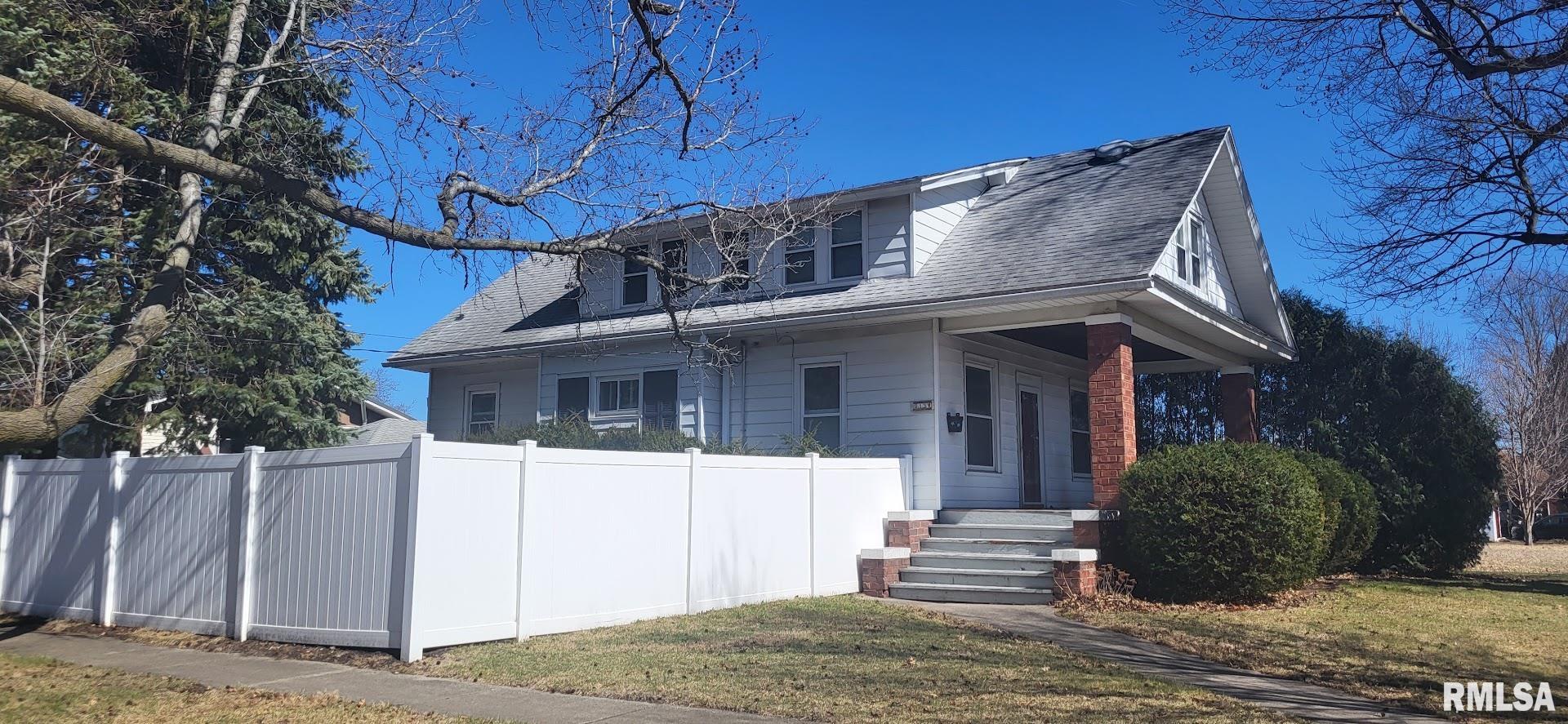 913 JEFFERSON Street Galesburg IL