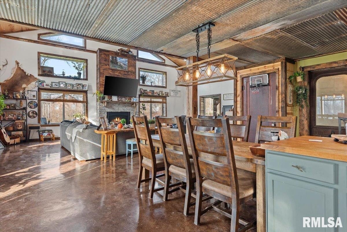 518 S ANDERSON Street Taylorville IL