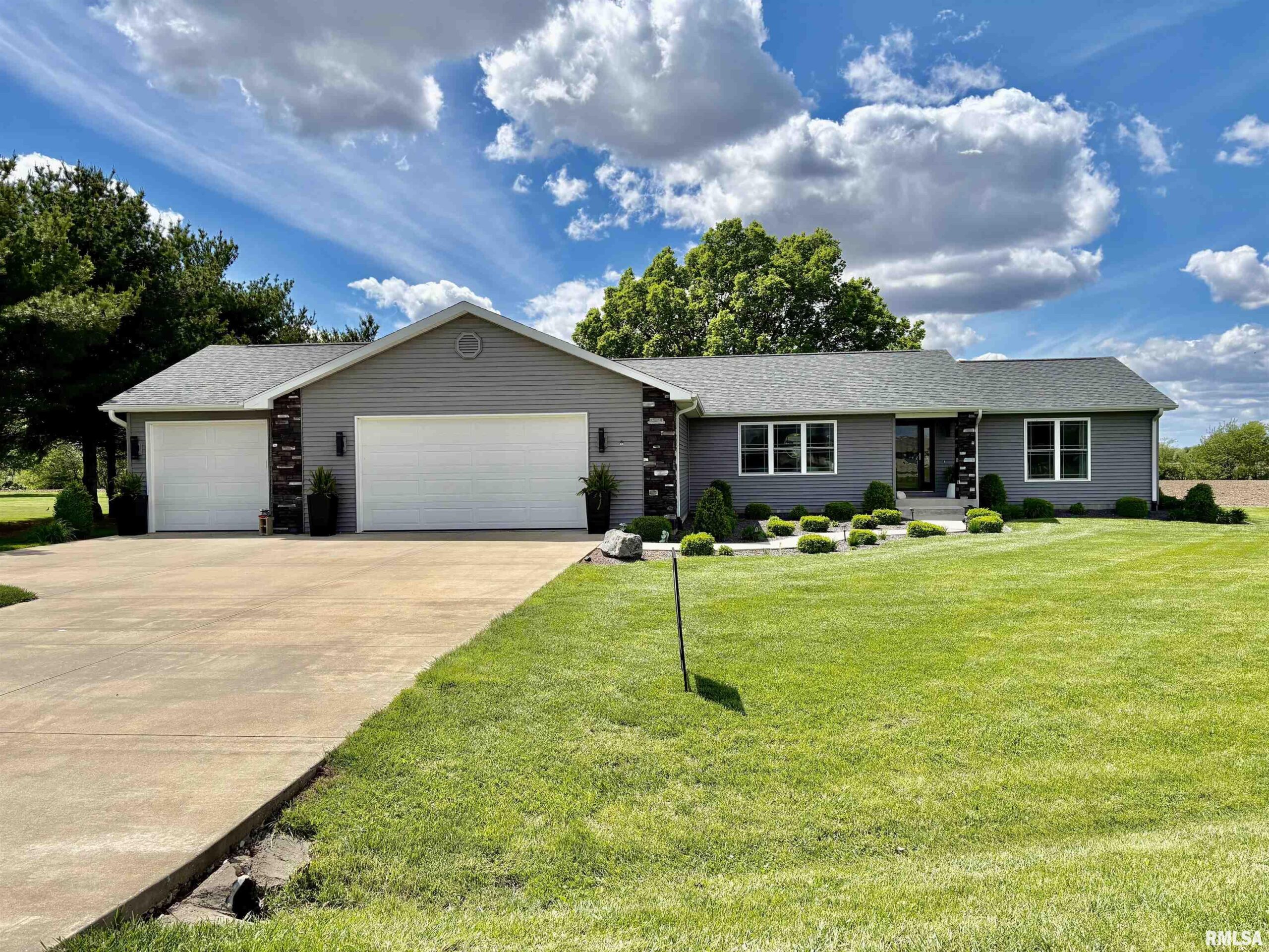 15 Trussell Road Jacksonville IL