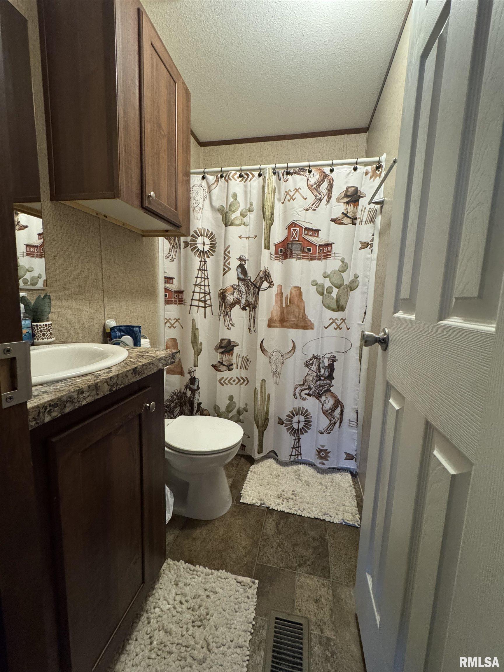 11271 W CENTER Road Mulkeytown IL