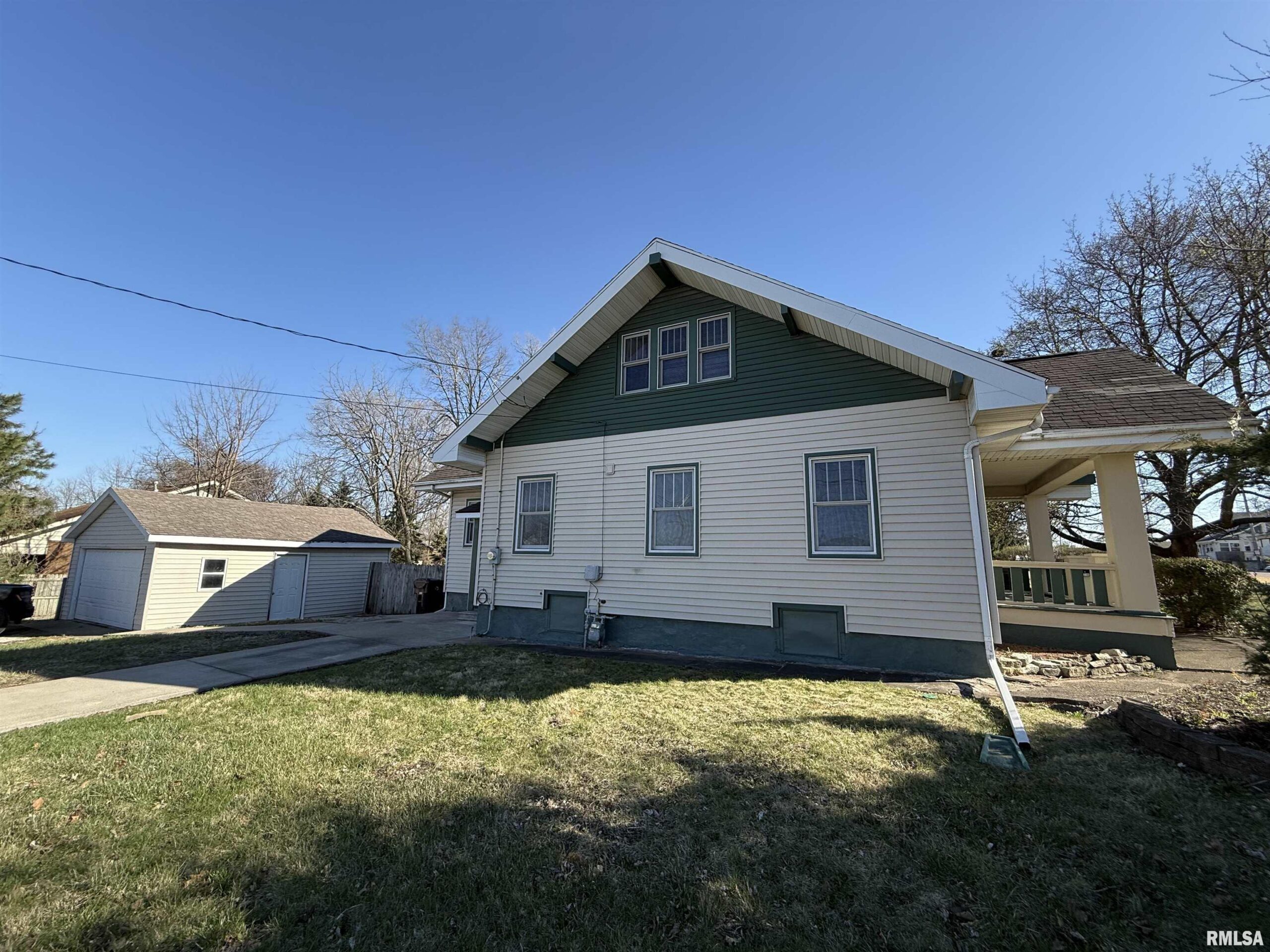 4236 N PROSPECT Road Peoria IL