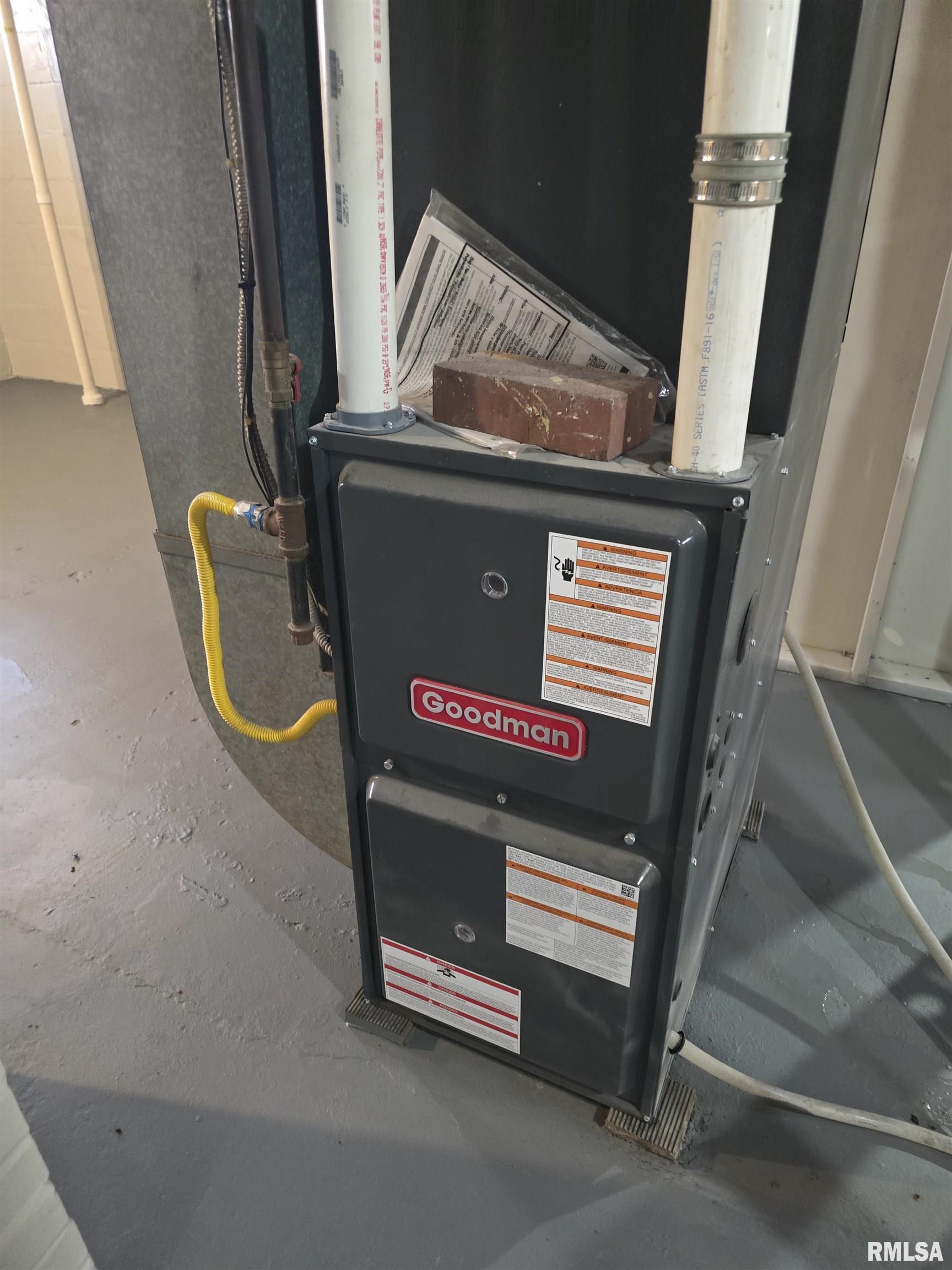 1915 E WASHINGTON Street East Peoria IL