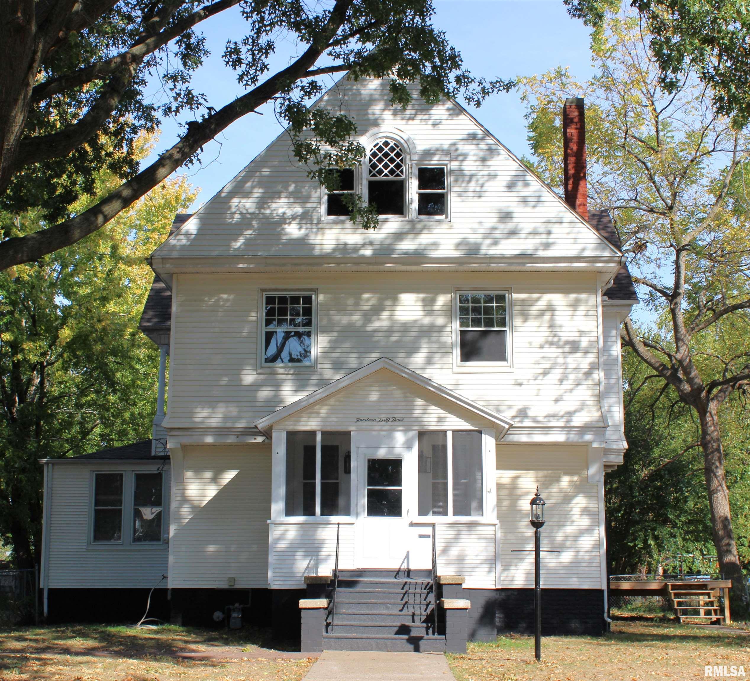 1443 E KNOX Street Galesburg IL